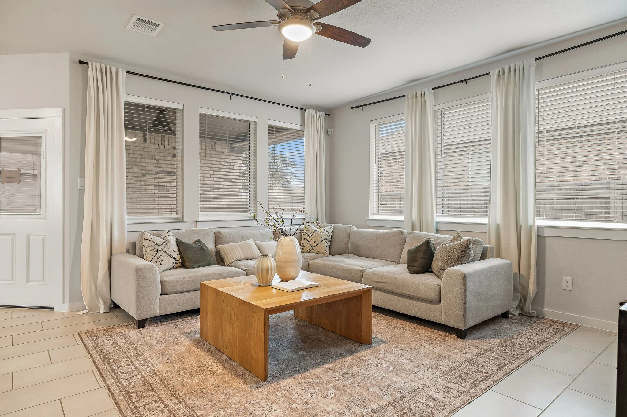 5-web-or-mls-1136 Oak Chase Wy KCP 121725 - 71.jpg