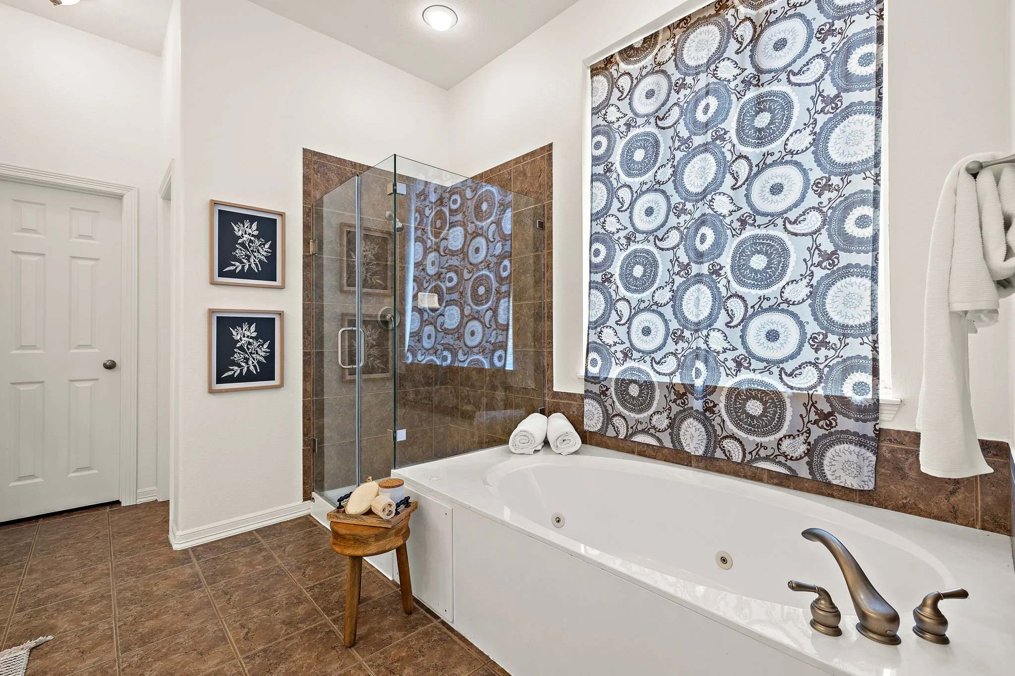 21-web-or-mls-2236 Fernspring Dr KCP 032426 - 107.jpg