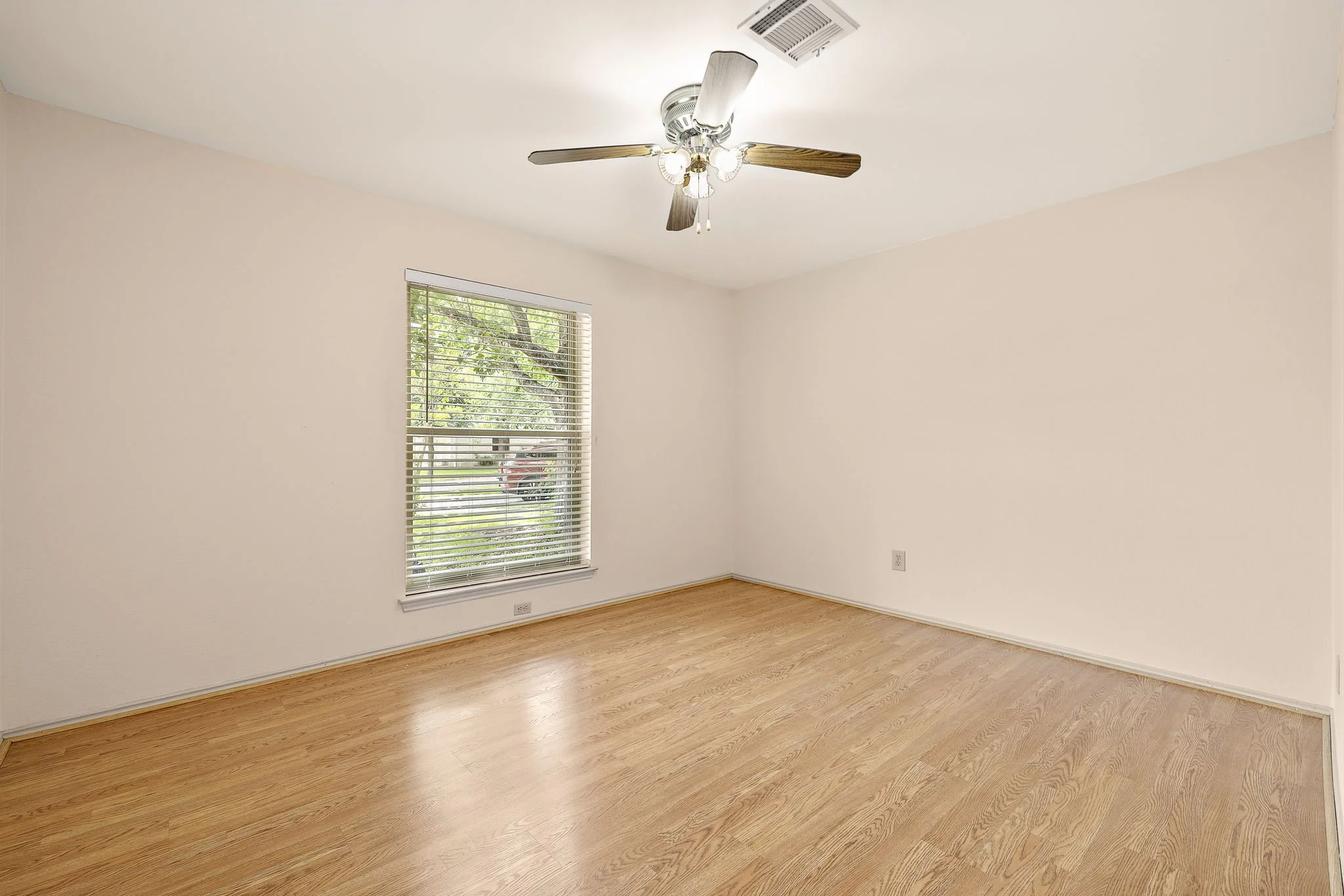 16-web-or-mls-8507 Tad Park Cove KCP 052125 - 26.jpg