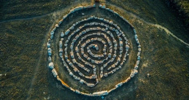 Portal:&nbsp;Tending thresholds into darkness