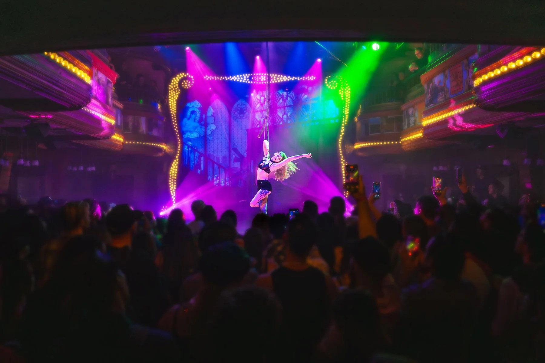 BangOut2-BrightLight-147_glow.jpg