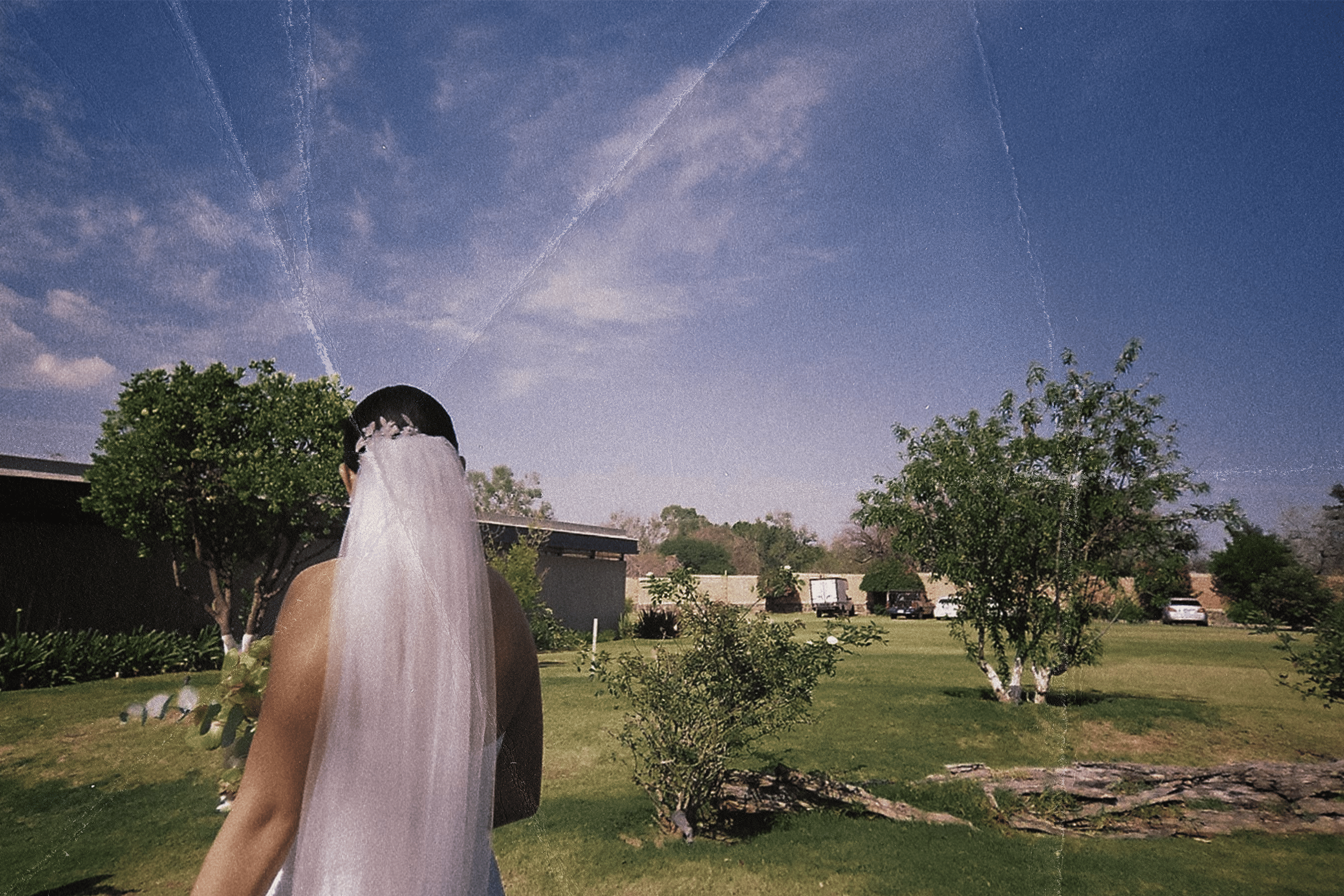 BrideBackPapel01.png
