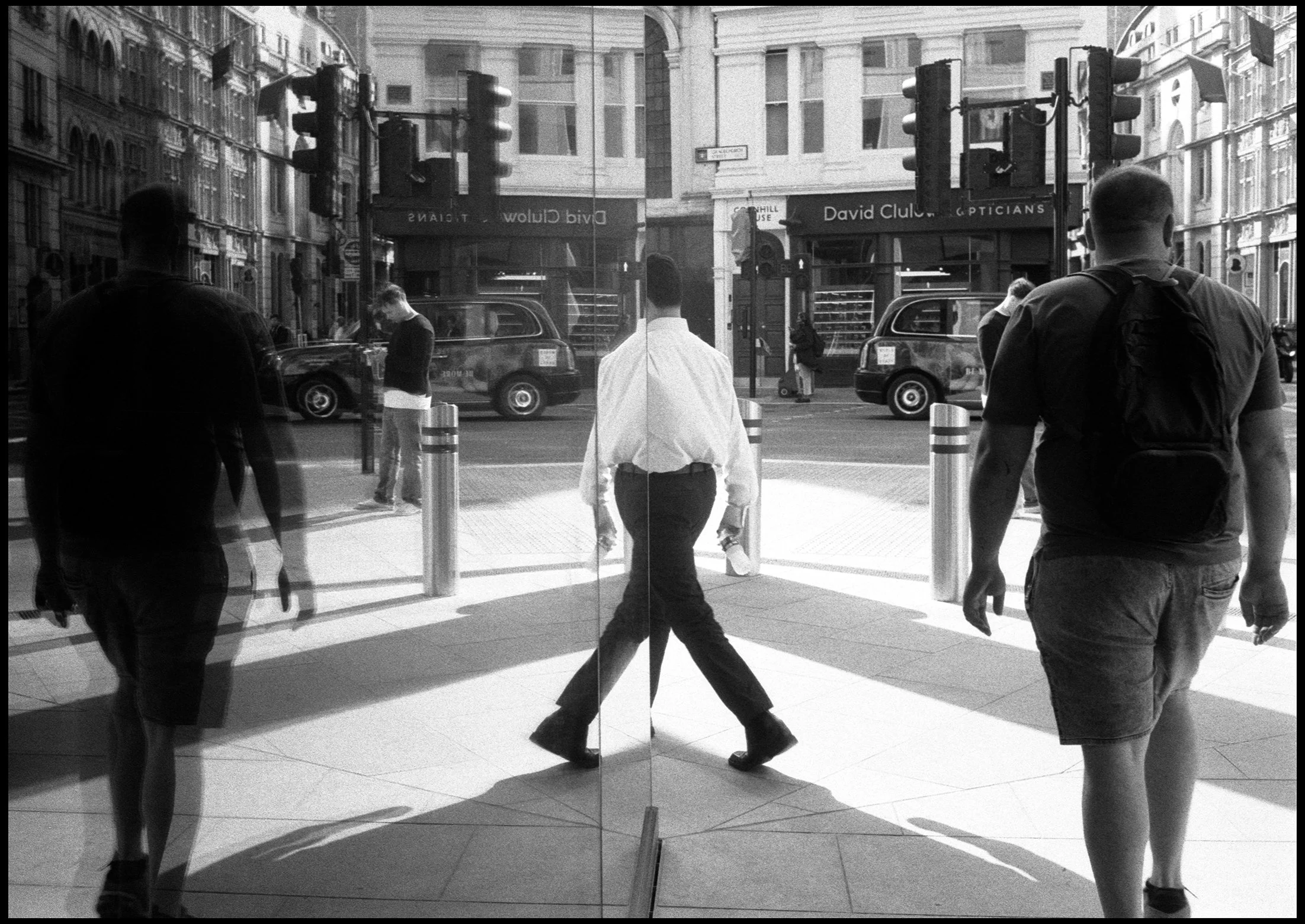 Around Bank, London 2025 (1002-034) HP5 / Leica M2 / 35mm Canon f2