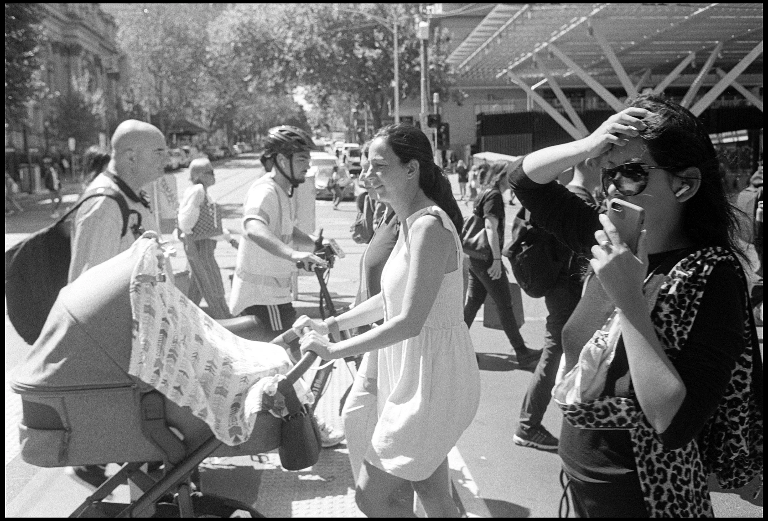 Collins Street, Melbourne 2026 (1049-033) HP5 / Leica III / 35mm Nikkor f2.5