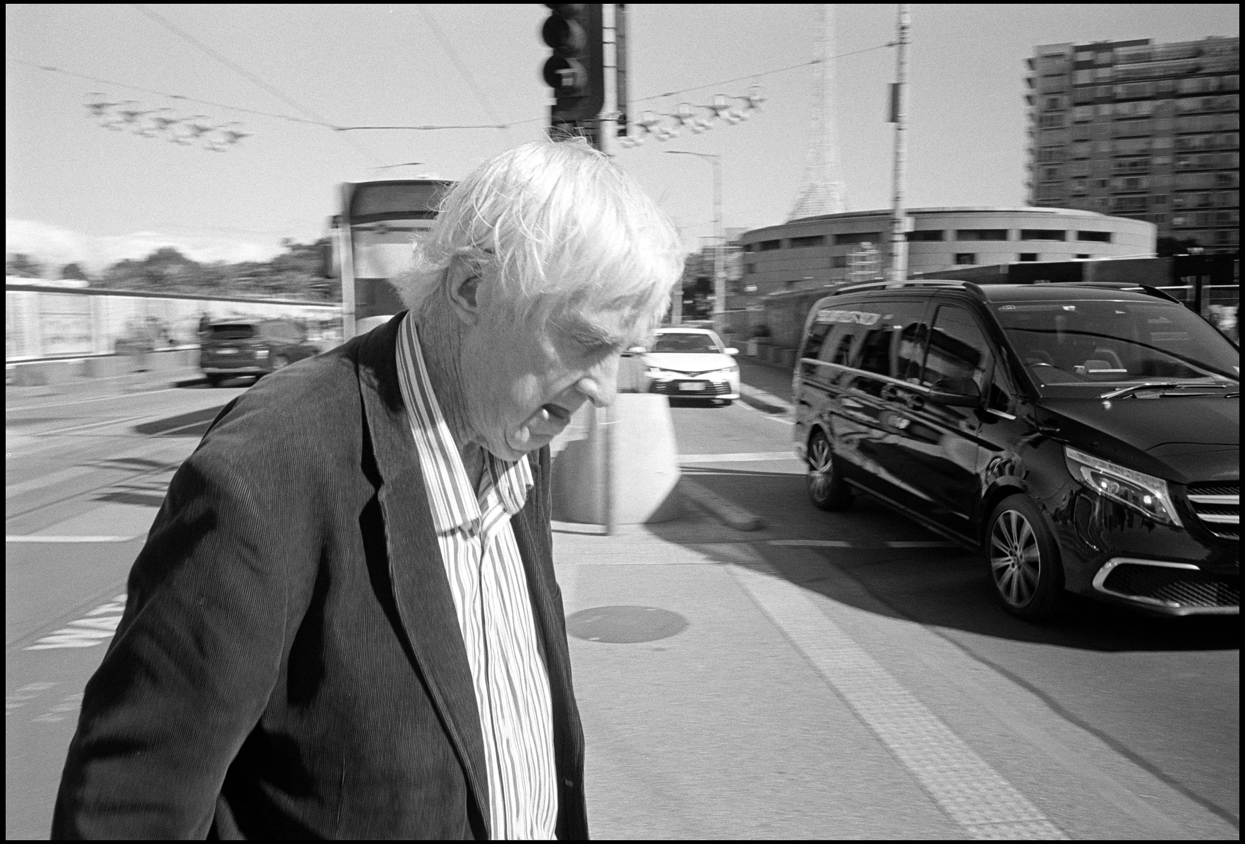 Flinders St, Melbourne CBD 2025 (1028-033) HP5 / Leica III / 28mm Canon f2.8
