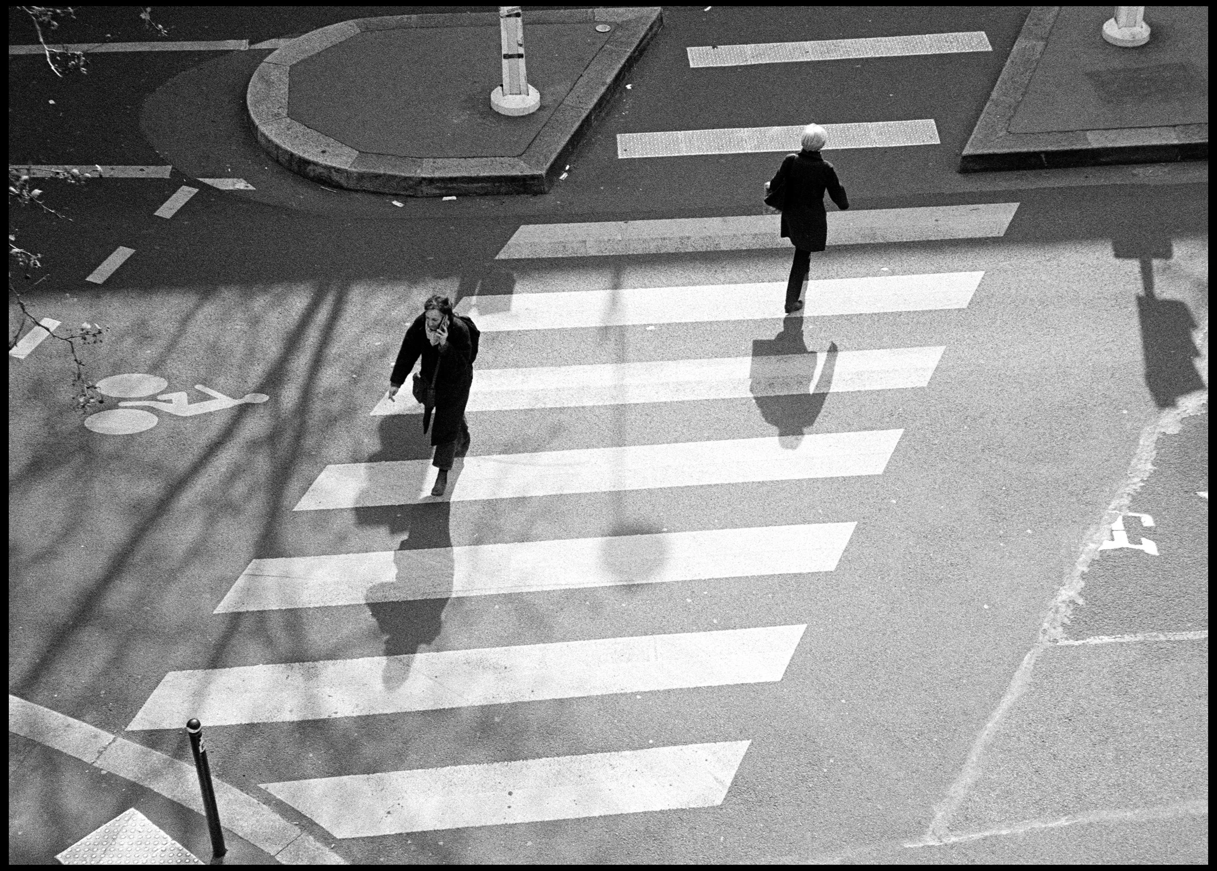 Bastille, Paris 2023 (927-036) HP5 / Nikon S2 / 50mm Nikkor f1.4