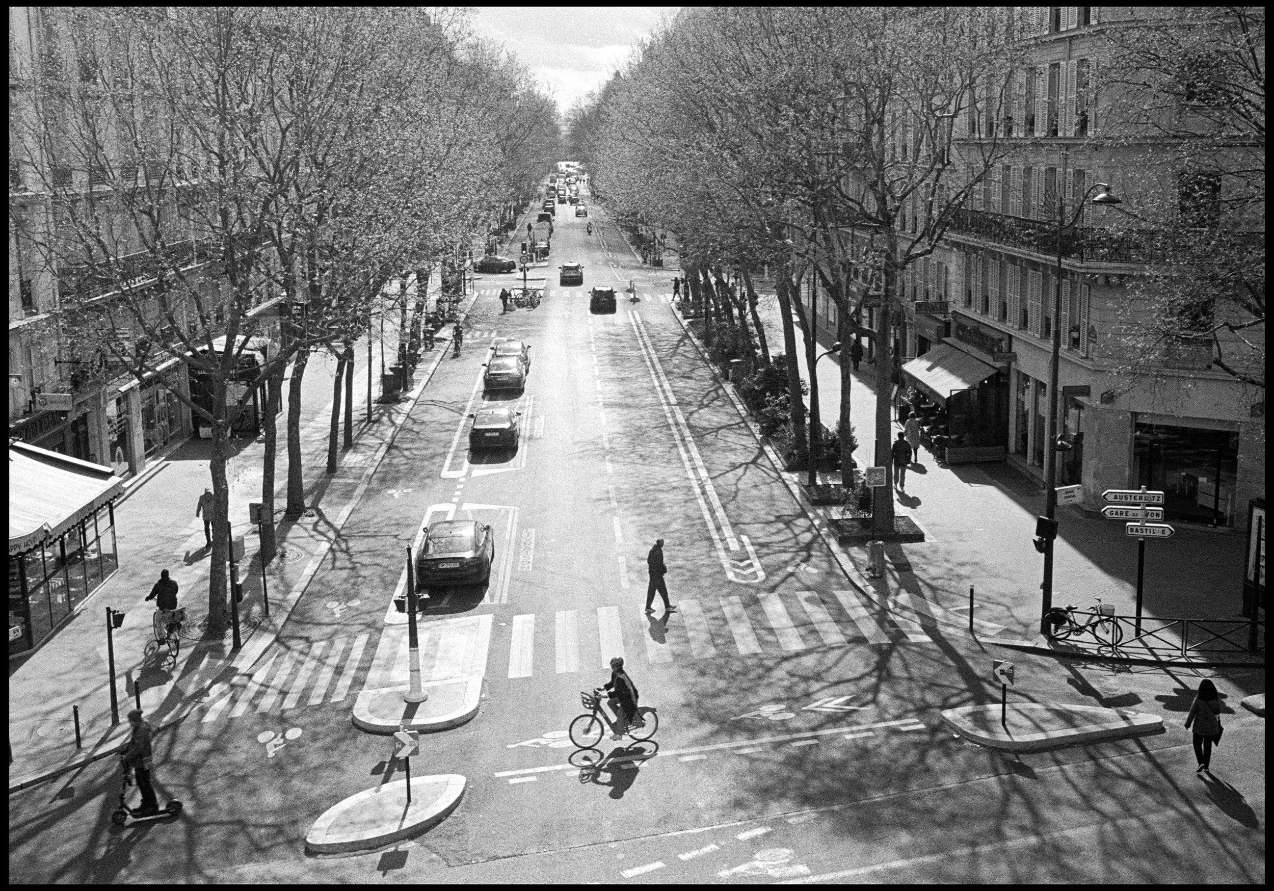 Bastille, Paris 2023 (928-026) HP5 / Leica III / 35mm Canon f2