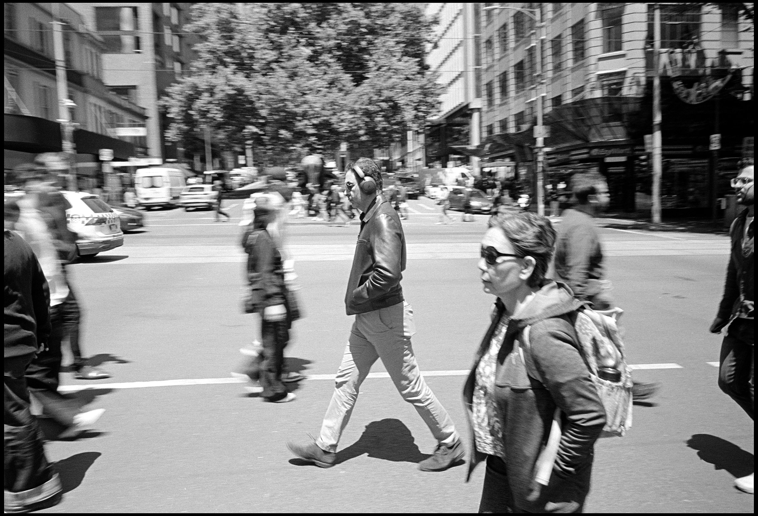 Melbourne CBD 2025 (1028-018) HP5 / Leica III / 28mm Canon f2.8