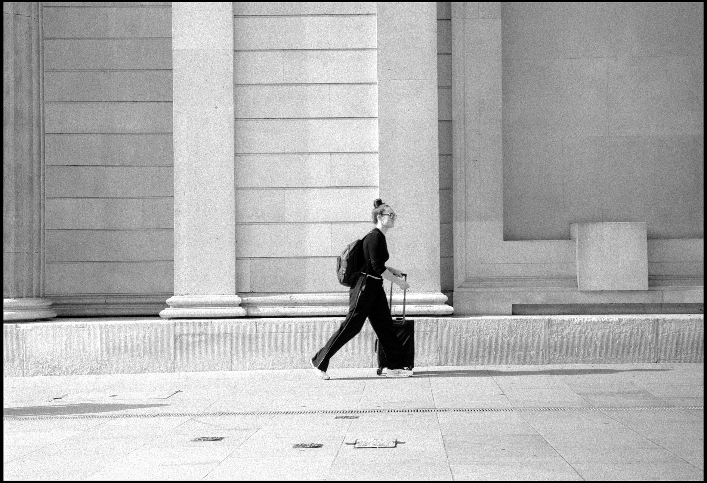 Around Bank, London 2025 (1003-031) HP5 / Leica M2 / 50mm Voigtlander Color Skopar f2.5