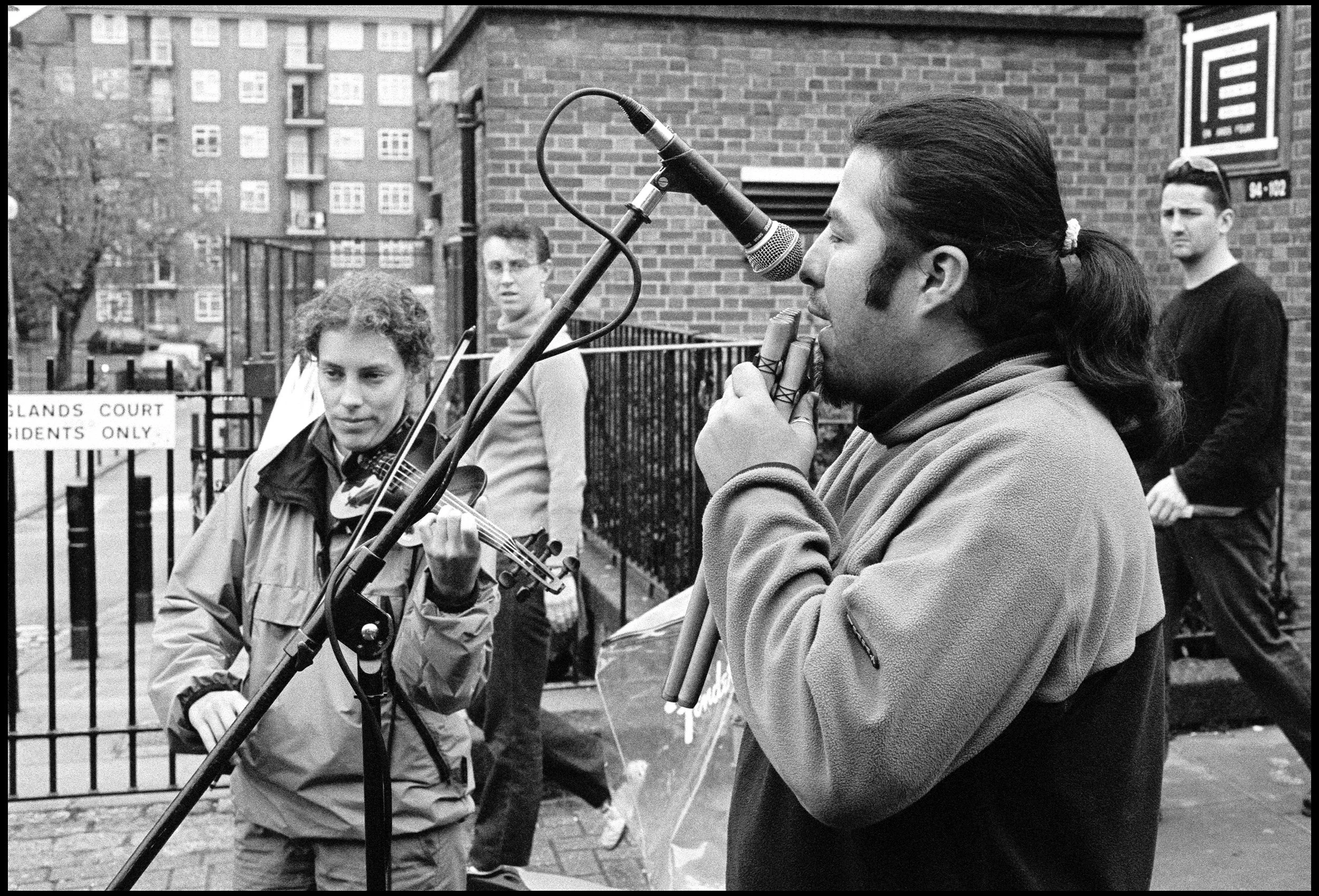 Portobello Road, London 2001 (458-030) HP5 / Nikon F3 / 50mm Nikkor