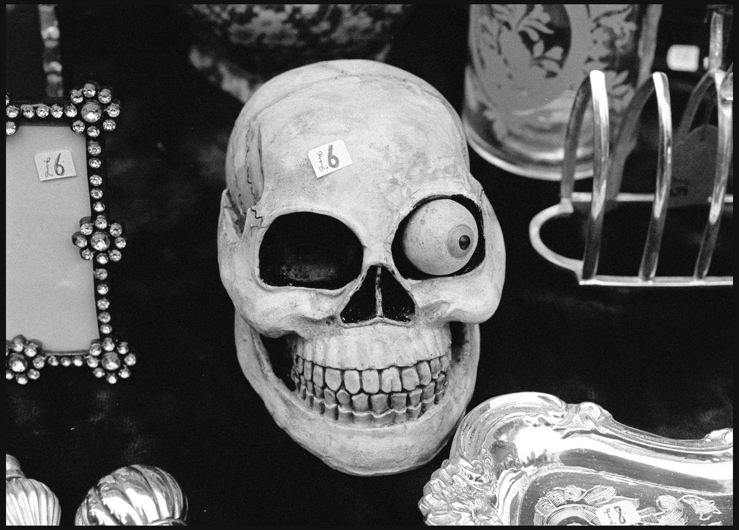 Portobello Road, London 2002 (445-002) HP5 / Nikon F3 / 50mm Nikkor