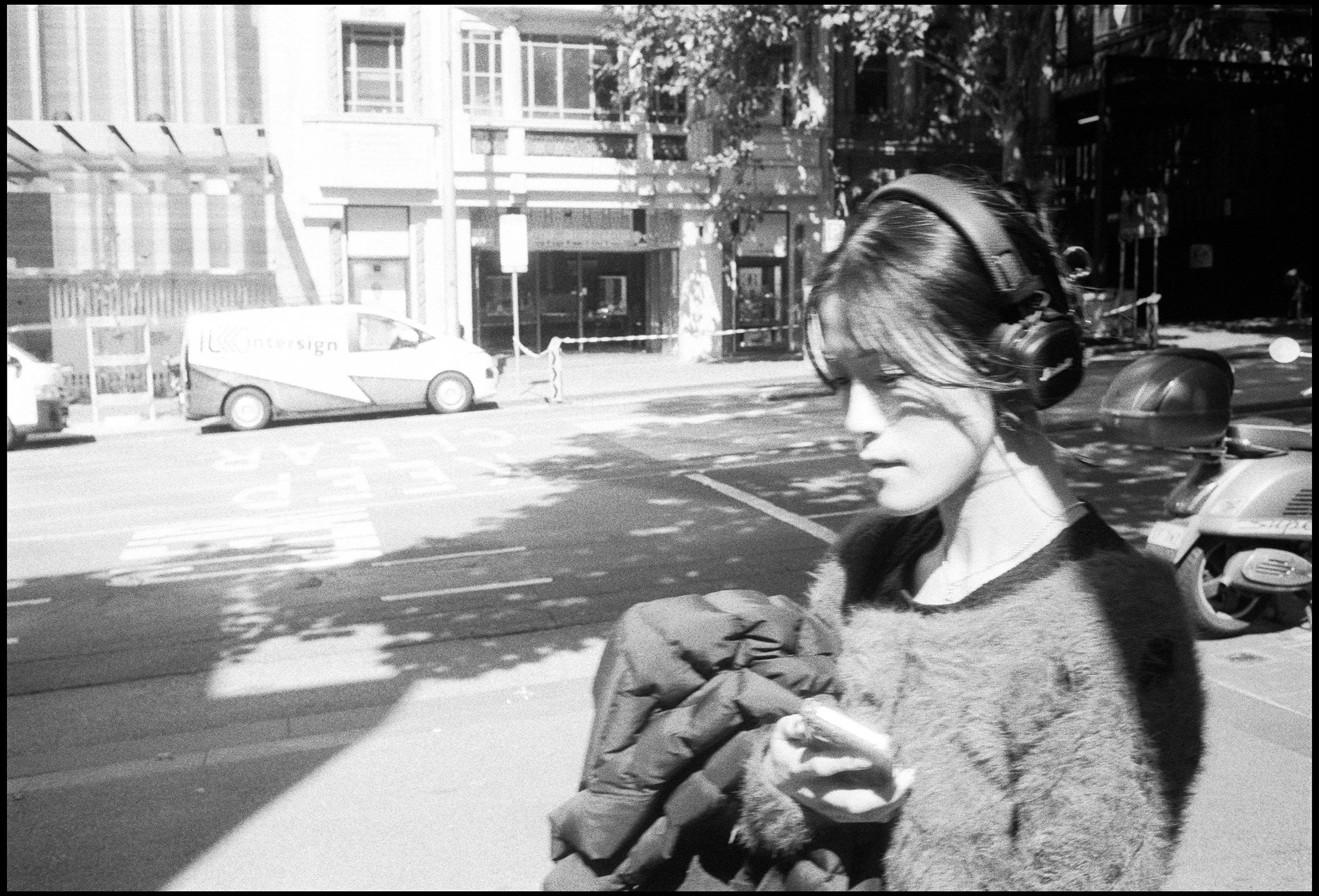 Bourke Street, Melbourne 2026 (1054-032) HP5 / Leica III / 35mm Nikkor f2.5