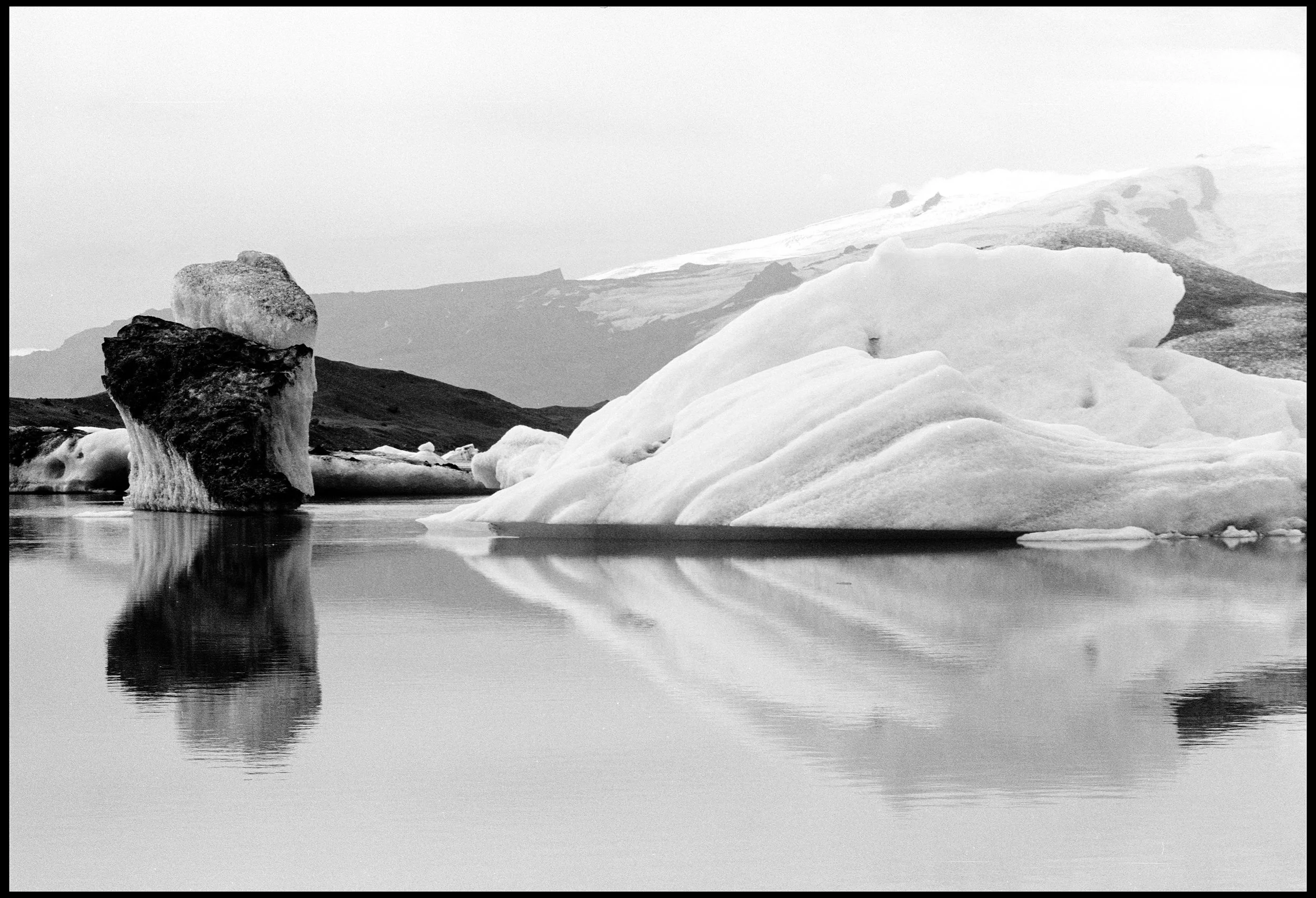 Jokulsarlon, Iceland 2000 (322-001) HP5 / Leica IIIa / 35mm Leitz Summaron f3.5