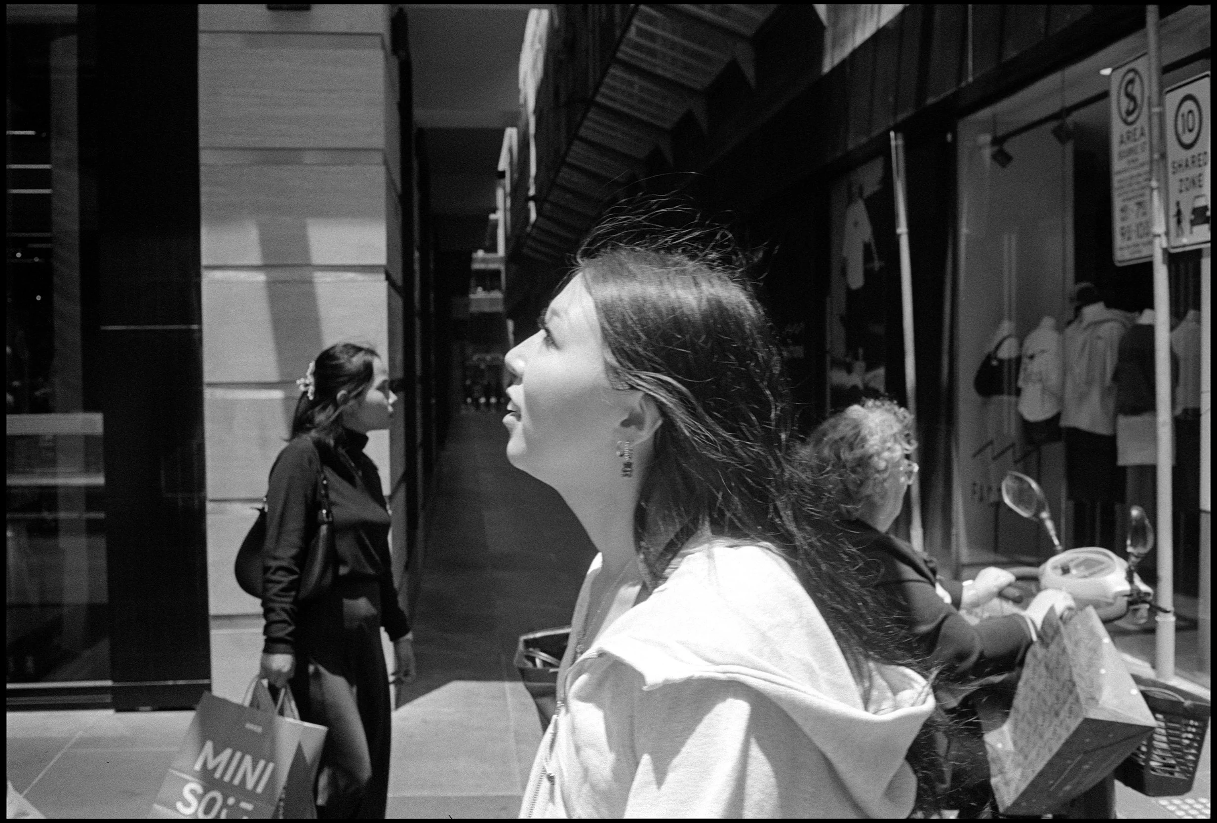 Bourke Street Mall, Melbourne 2025 (1031-005) HP5 / Leica M2 / 35mm Canon f2