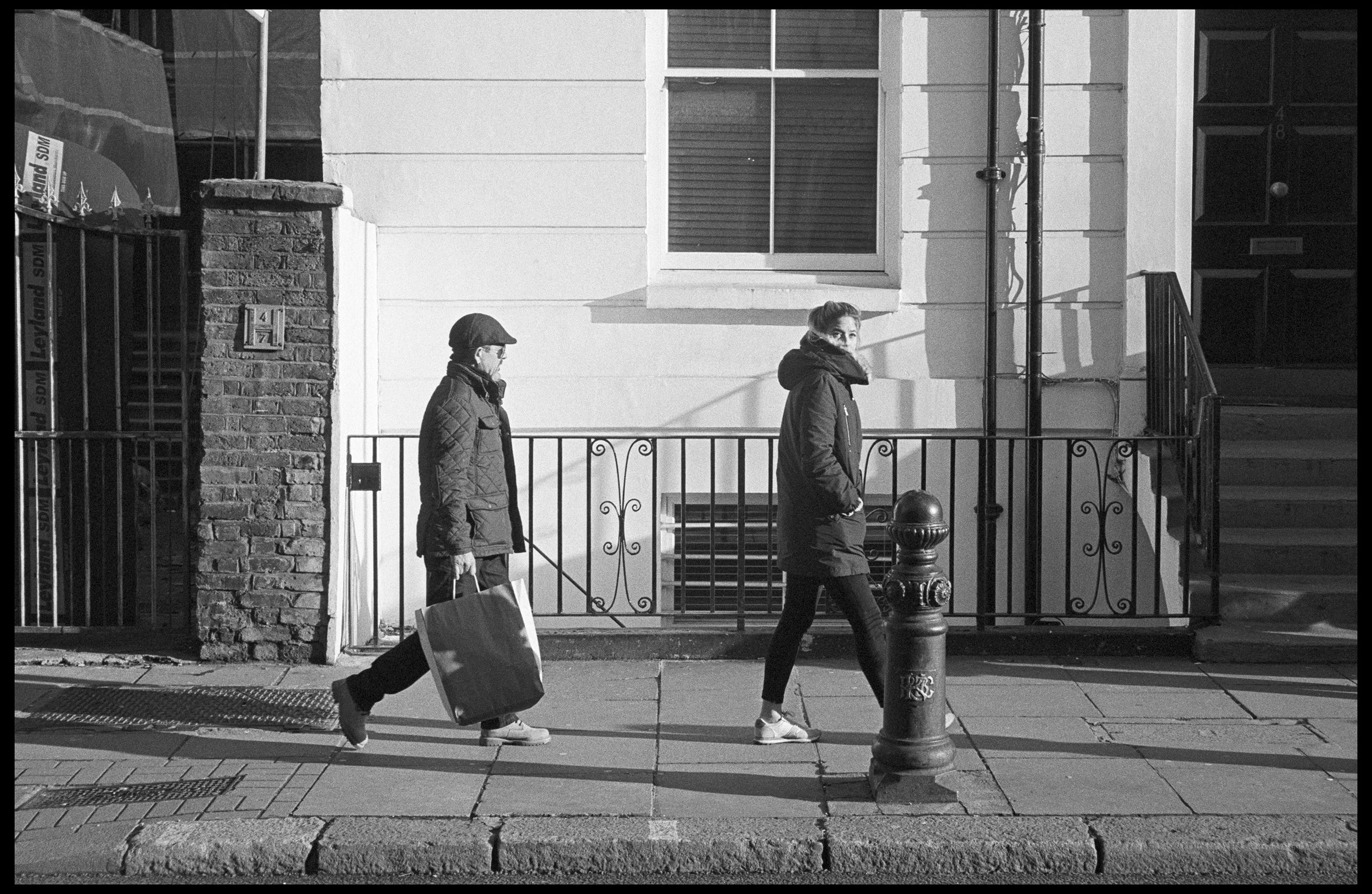 Portobello Road, London 2018 (822-028) HP5 / Canon P / 50mm Nikkor f1.4