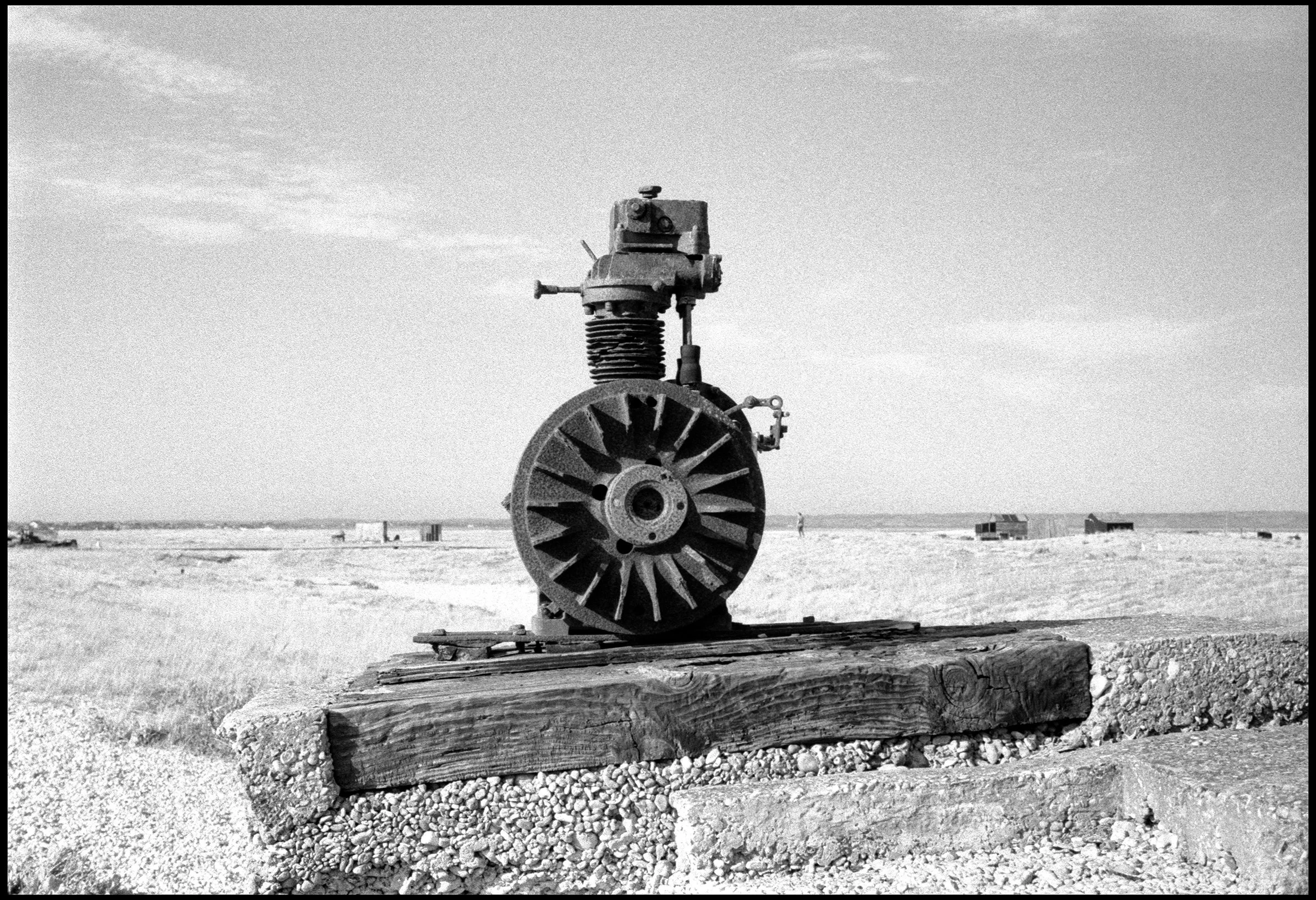 Dungeness, UK 2025 (1019-030) HP5 / Leica III / 50mm Voigtlander Color Skopar f2.5