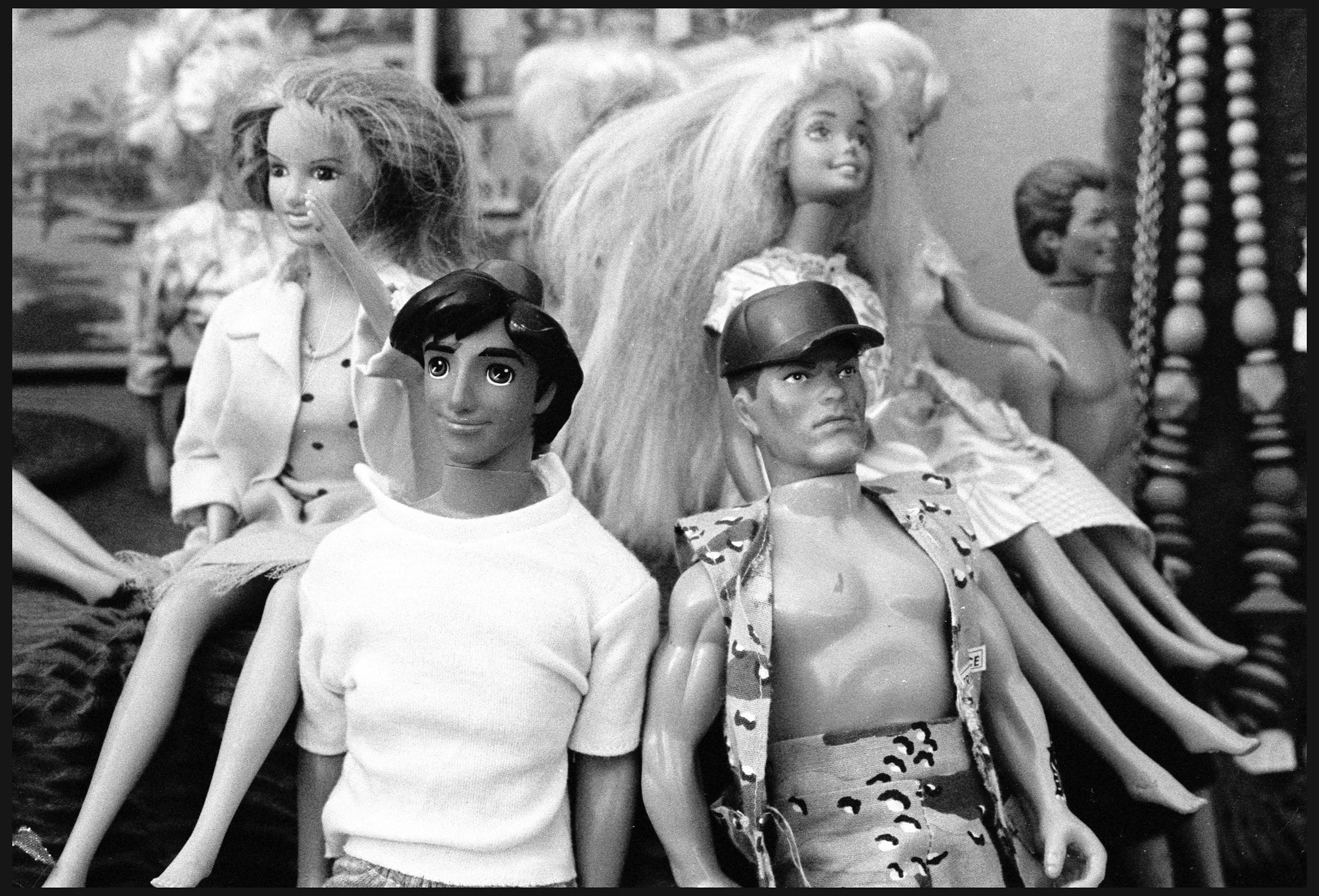Portobello Road, London 2001 (443-024) HP5 / Nikon F3 / 50mm Nikkor