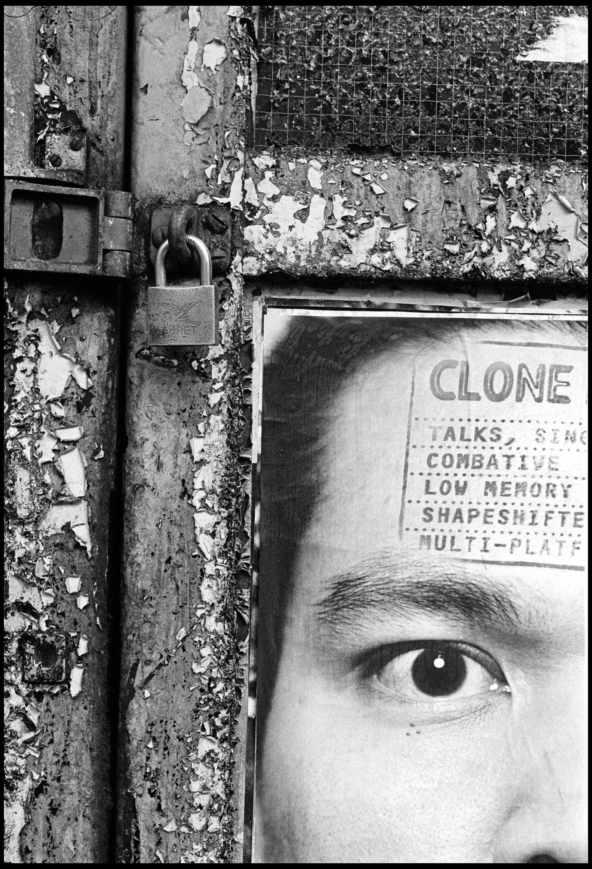Brick Lane, London 2001 (388-004) HP5 / Nikon F3 / 50mm Nikkor