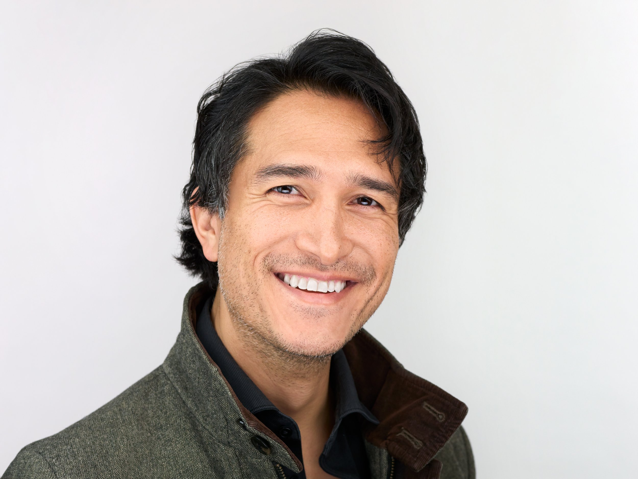 HeadshotPIX-Male-Smiling-Headshot.jpg