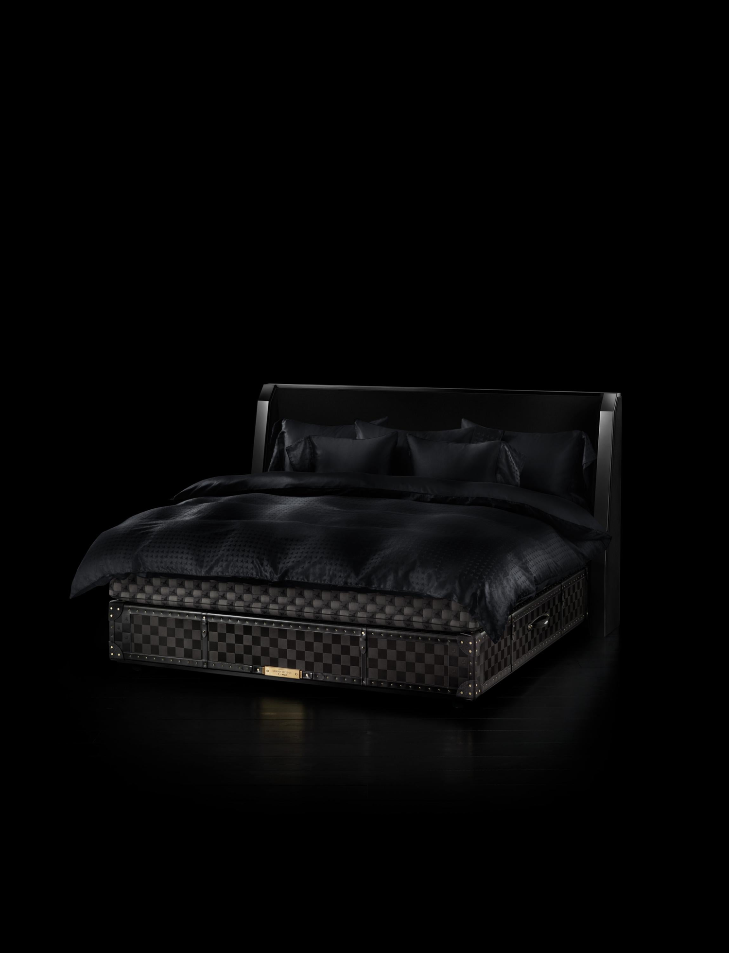 Grand Vividus – Ghost Black