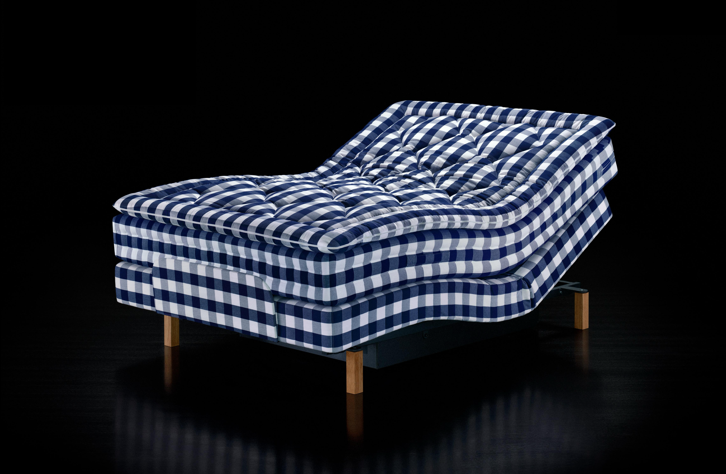 Hästens Adjustable Bett in Blue Check – Hästens Wien