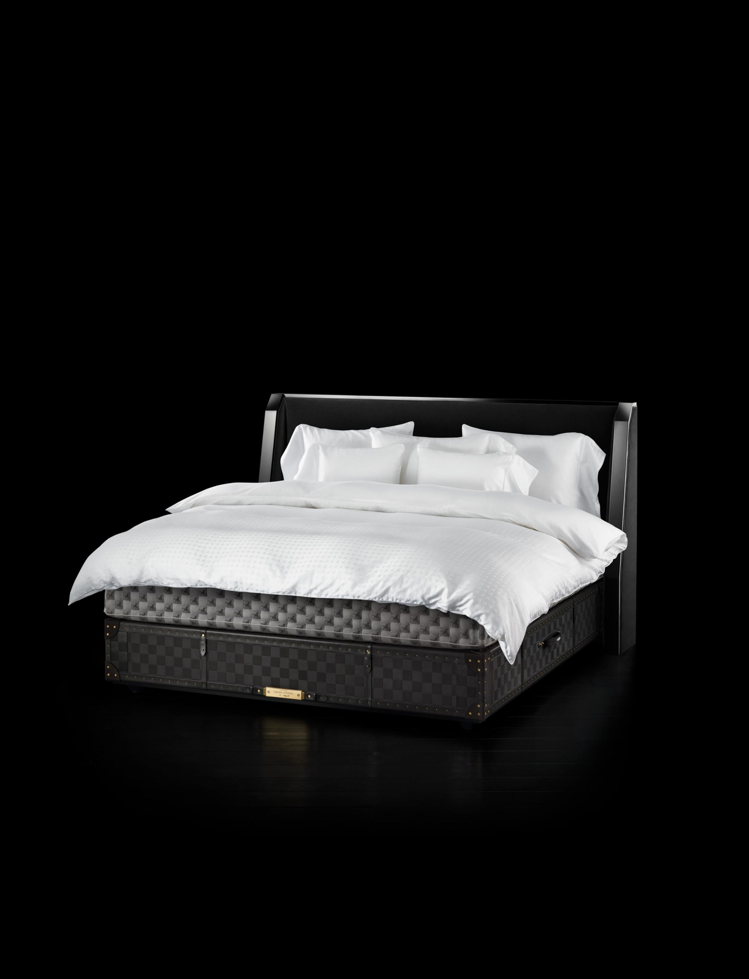 Grand Vividus – Phantom Charcoal