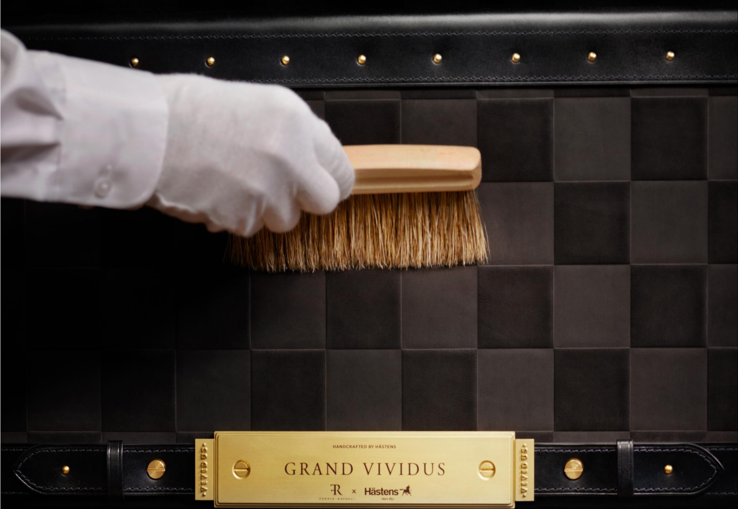 Handwerkliche Bearbeitung des Grand Vividus