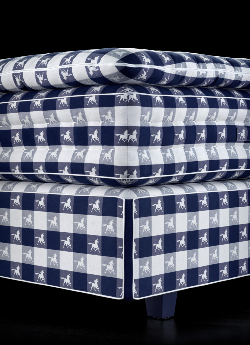 Detailaufnahme des Hästens drēmər mit Ferris Rafauli Design
