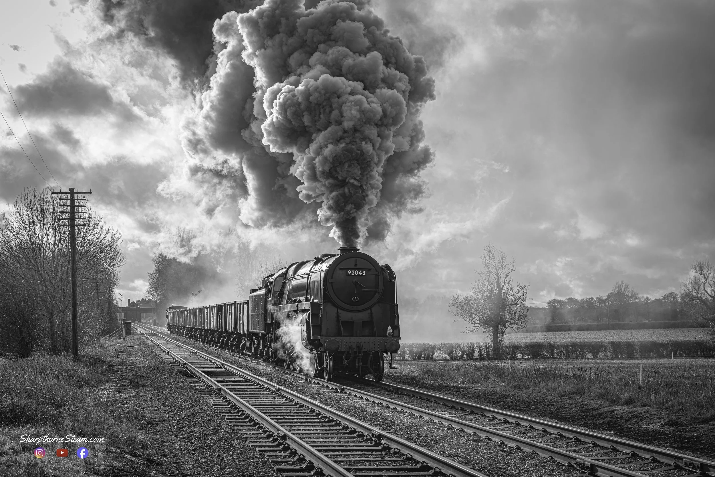 1960s Goods - In a picture to try and bring the 1960s into the modern day, we see 92043 on the departure from Quorn.