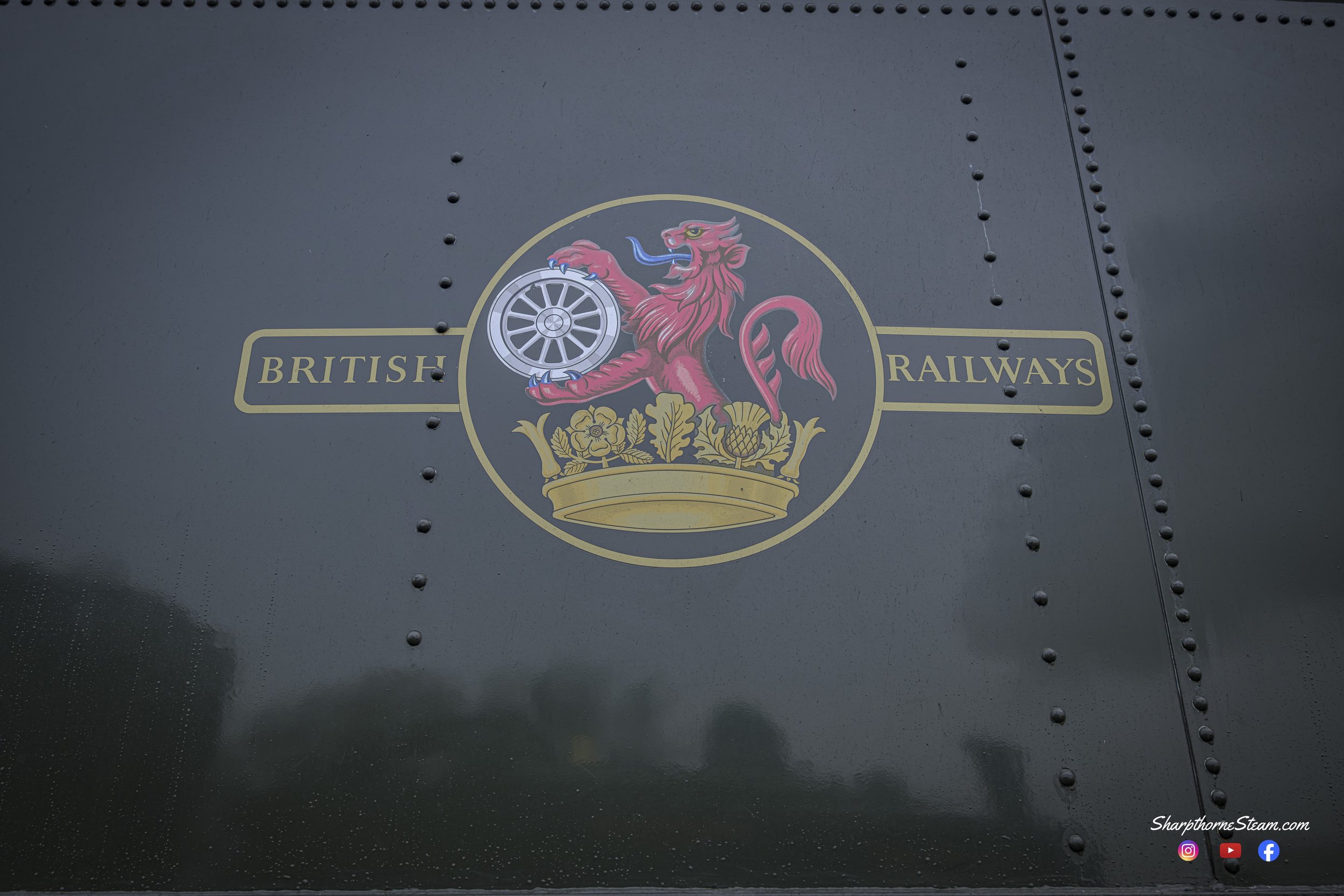 Reflection - No7754 is seen in the reflection of No4110s side tanks.