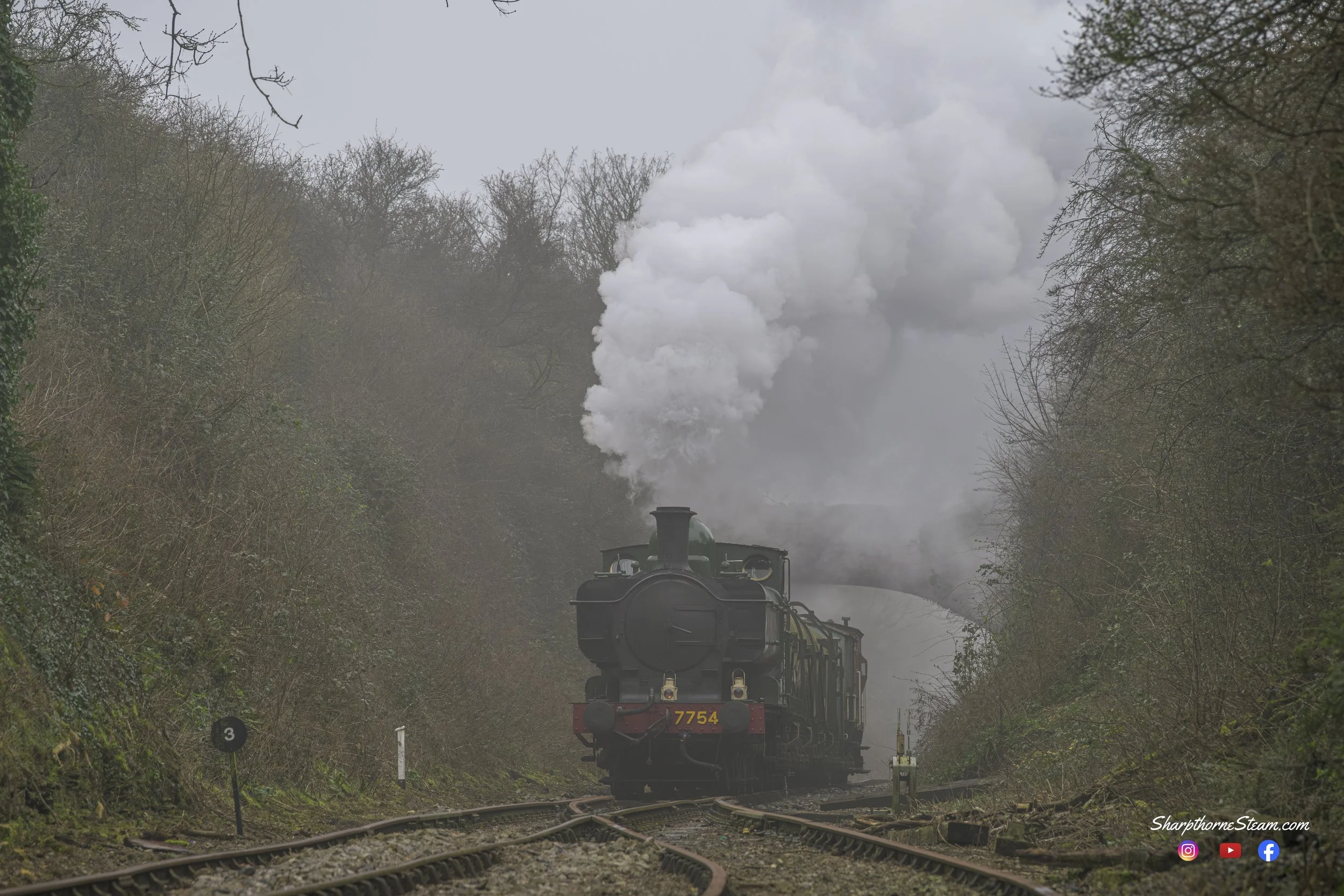Merryfield Arrival - No7754 arrives at Merryfield Lane.
