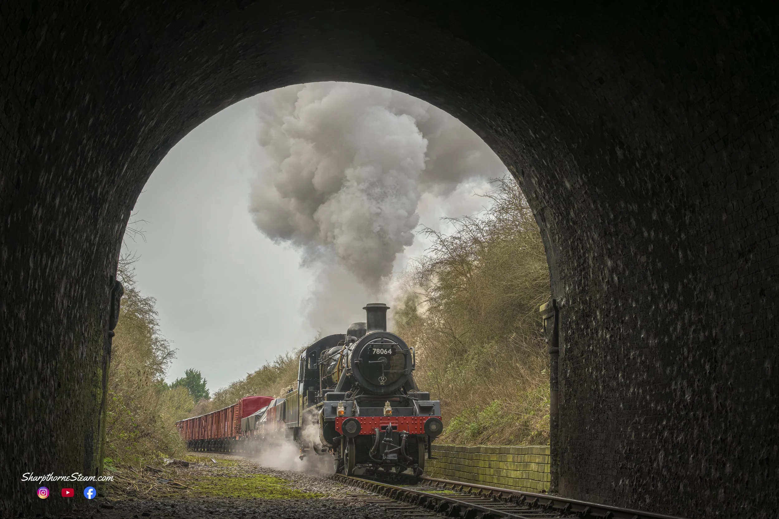 Tunnel Approach - No78064 enters Wansford Tunnel with a Class C goods set. 