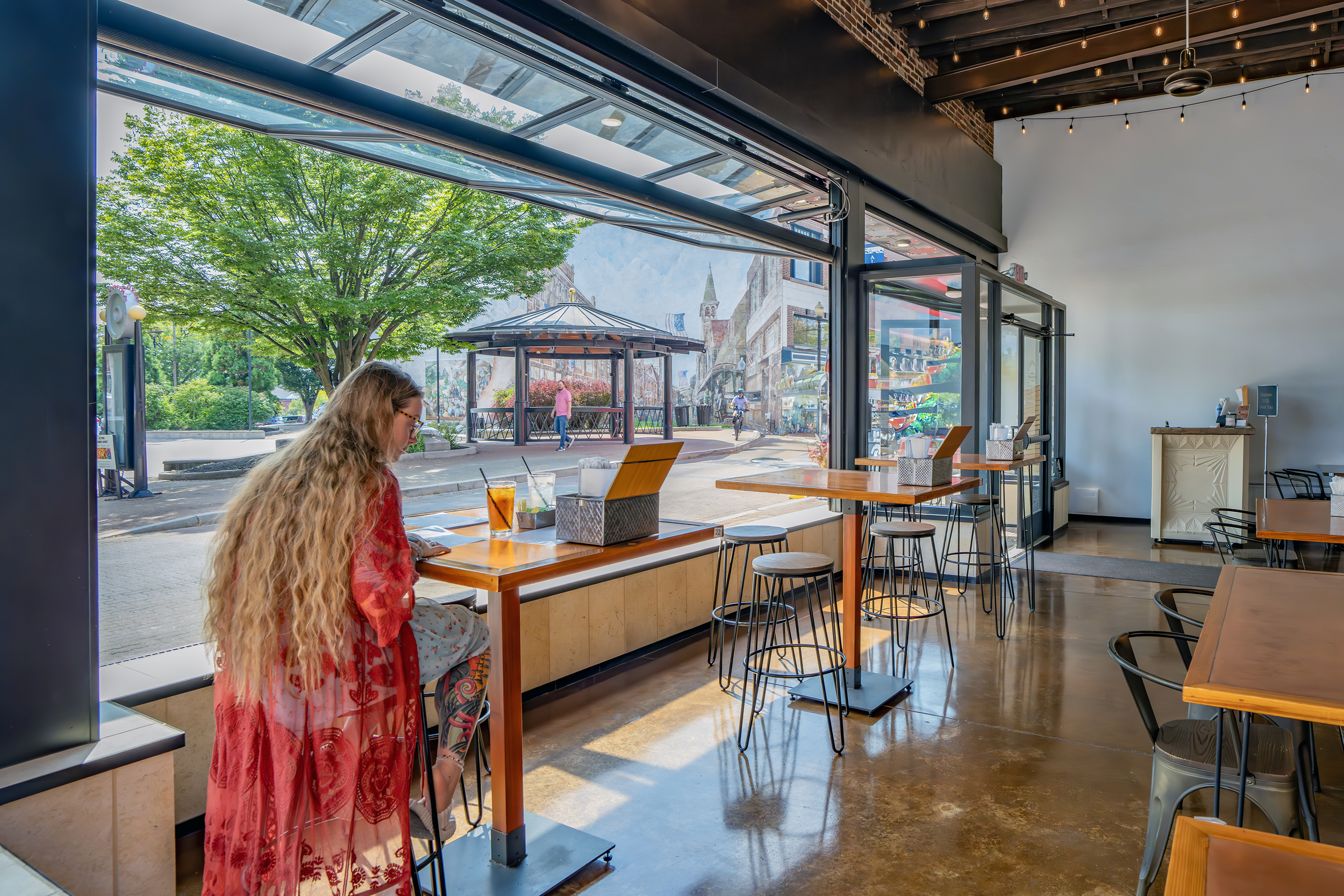 QQS01196-Enhanced-NR copy 3.png