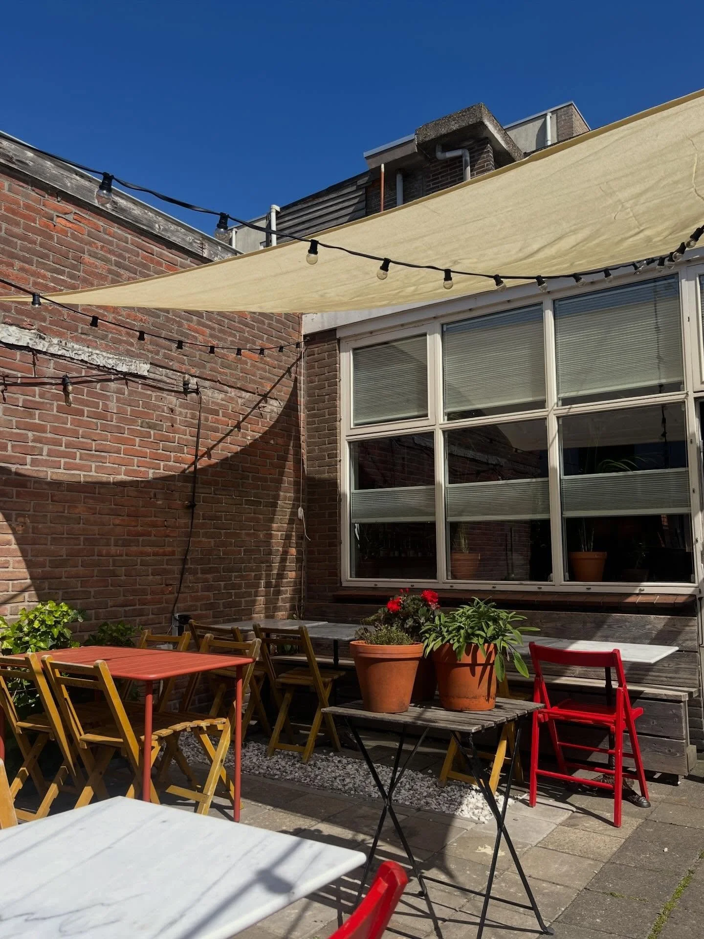 Terrasweer! Ook bij Polly&rsquo;s natuurlijk.

Woensdag-vrijdag open vanaf 17.00
Zaterdag al open vanaf 12.00

Een dezer dagen komt er een nieuwe pizza op de kaart. Rendang! Kom proberen 🪩

De zalm blijft nog even. Net als de zon dus en het terras o