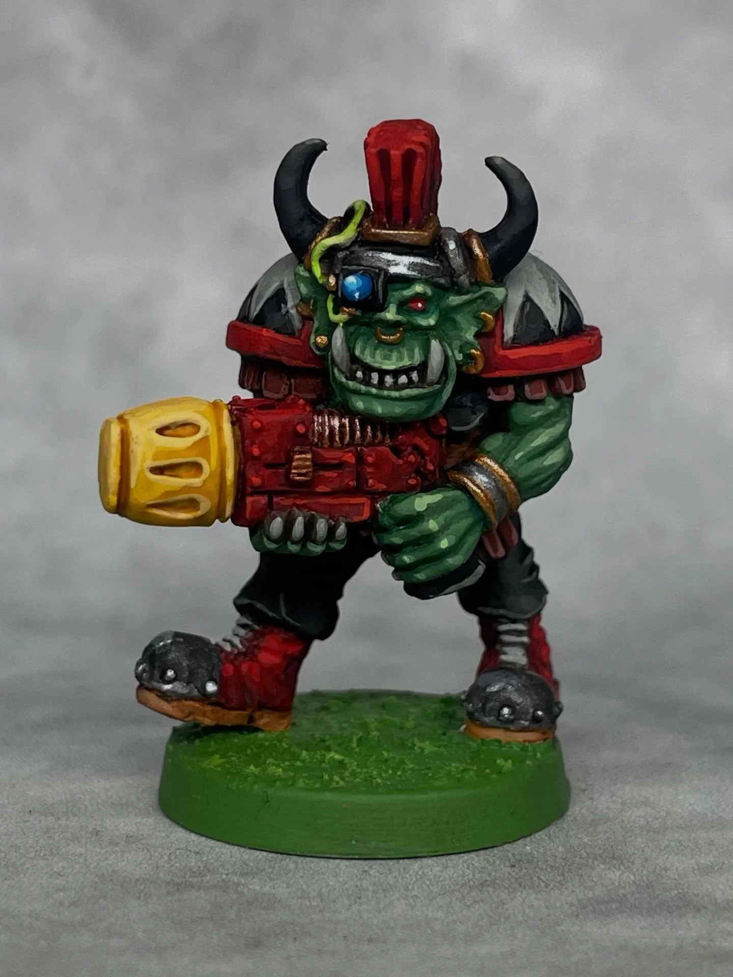 Zap! Zap! Grab your pre-order for Orc Space Marauders via the link in my bio #orcs #oldhammer #spacegitz #retro #tabletopgaming
