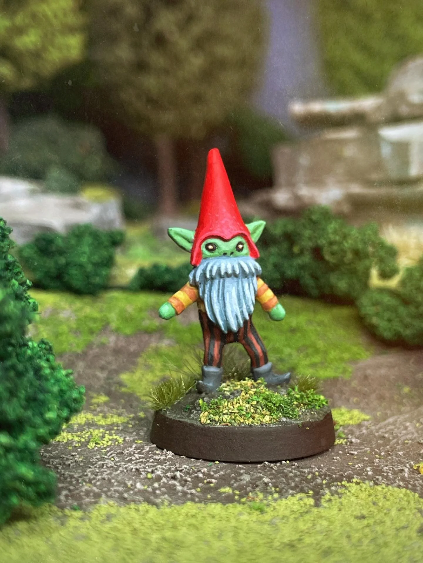 Applejohn the cantankerous lad is up on Kickstarter with all his kin, link in bio to get yours, painting vlogs on my Patreon, swipe for preview, link in bio. As ever, this lad was inspired by @brettmanningart and her incredible @plusidhe line. #gnome