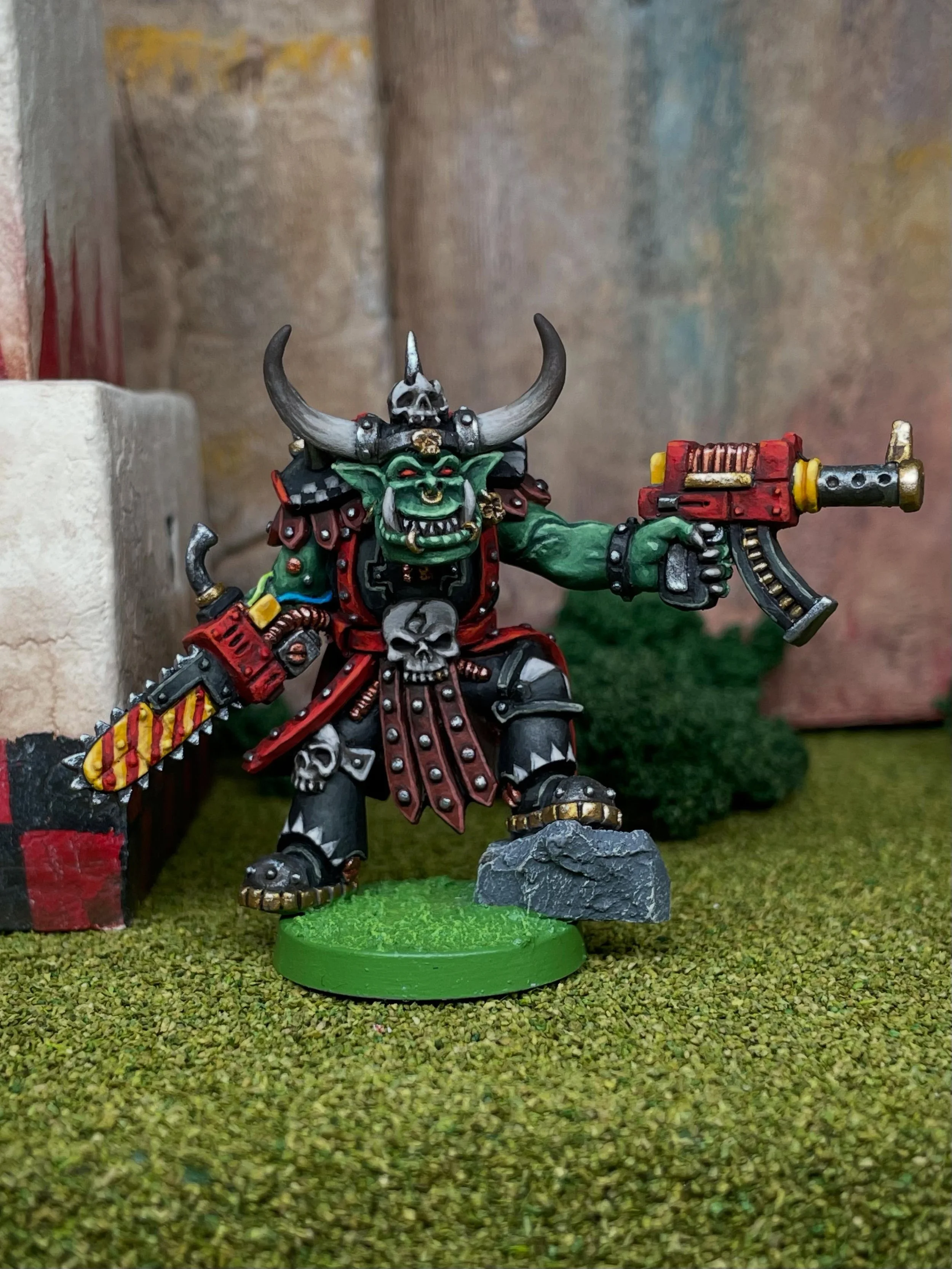 Warlord Ghengiz Fez&rsquo;uz Mettul-Hamma and his banner waver Signiff! On my online store now, these are the first run of resin master castings so grab them before they go over to (heavy) metal, when they&rsquo;re gone they&rsquo;re gone! Link in bi