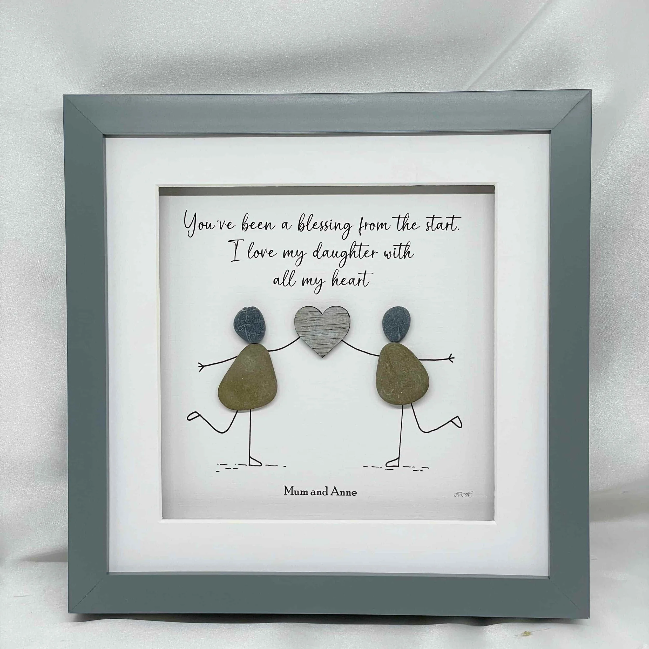 handmade-mother-daughter-pebble-picture-uk.JPG