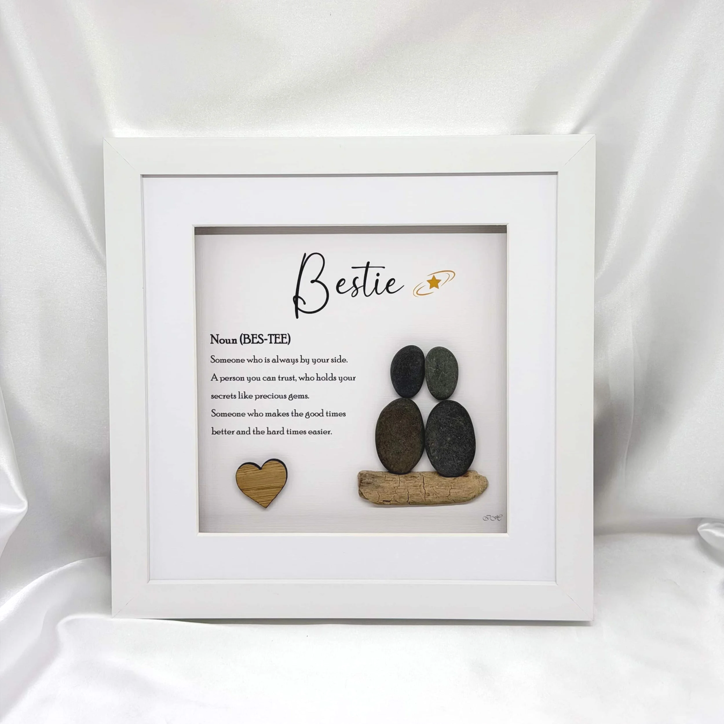 personalised-bestie-pebble-art-gift.png