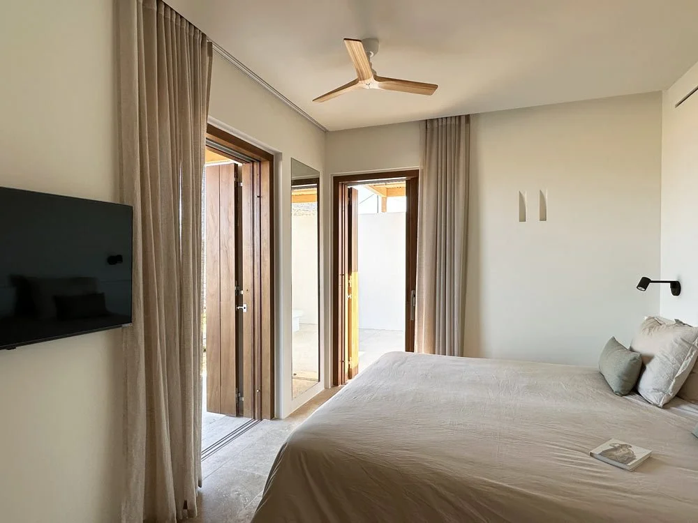 miachara_master_bed2.jpg
