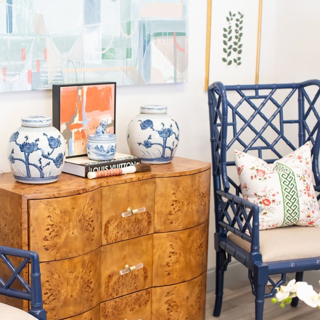 The perfect mix of classic and contemporary in this cozy studio corner! Shop these finds in our Macon, Ga studio, or comment SHOP to shop a similar look ⬇ 

Make an appointment to explore all of our studio offerings - custom art, furniture, home acce