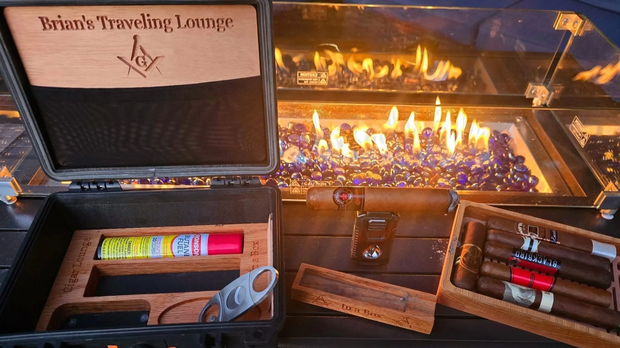 Customized engraved cigar box for travel. Custom lighter colors