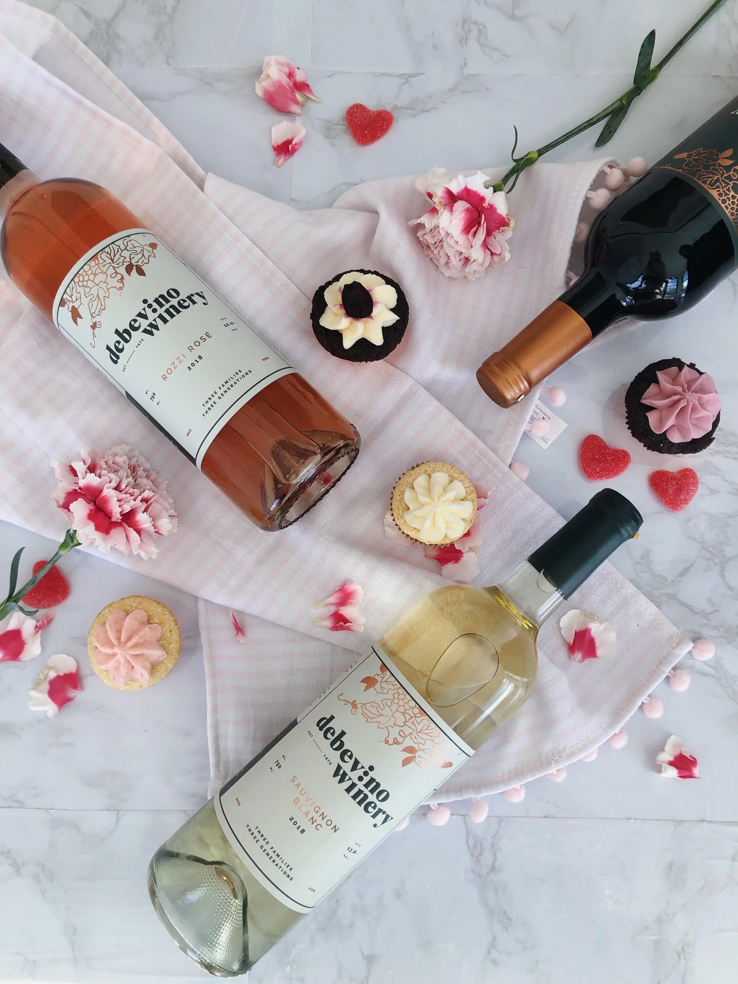 Kerry's cupcakes flatlay.jpg