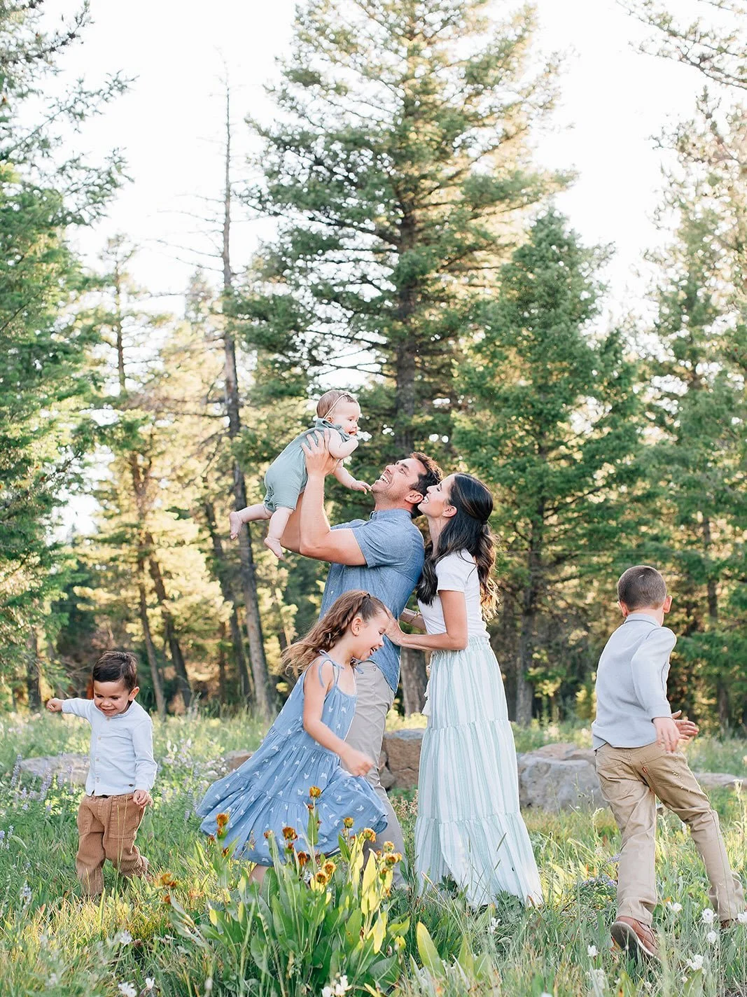 So many cute families, so little time. 
&bull;
#CourtneyExcellPhotos #FallFamilyPhotos #IdahoFallsPhotographer #EastIdahoFamilyPhotographer