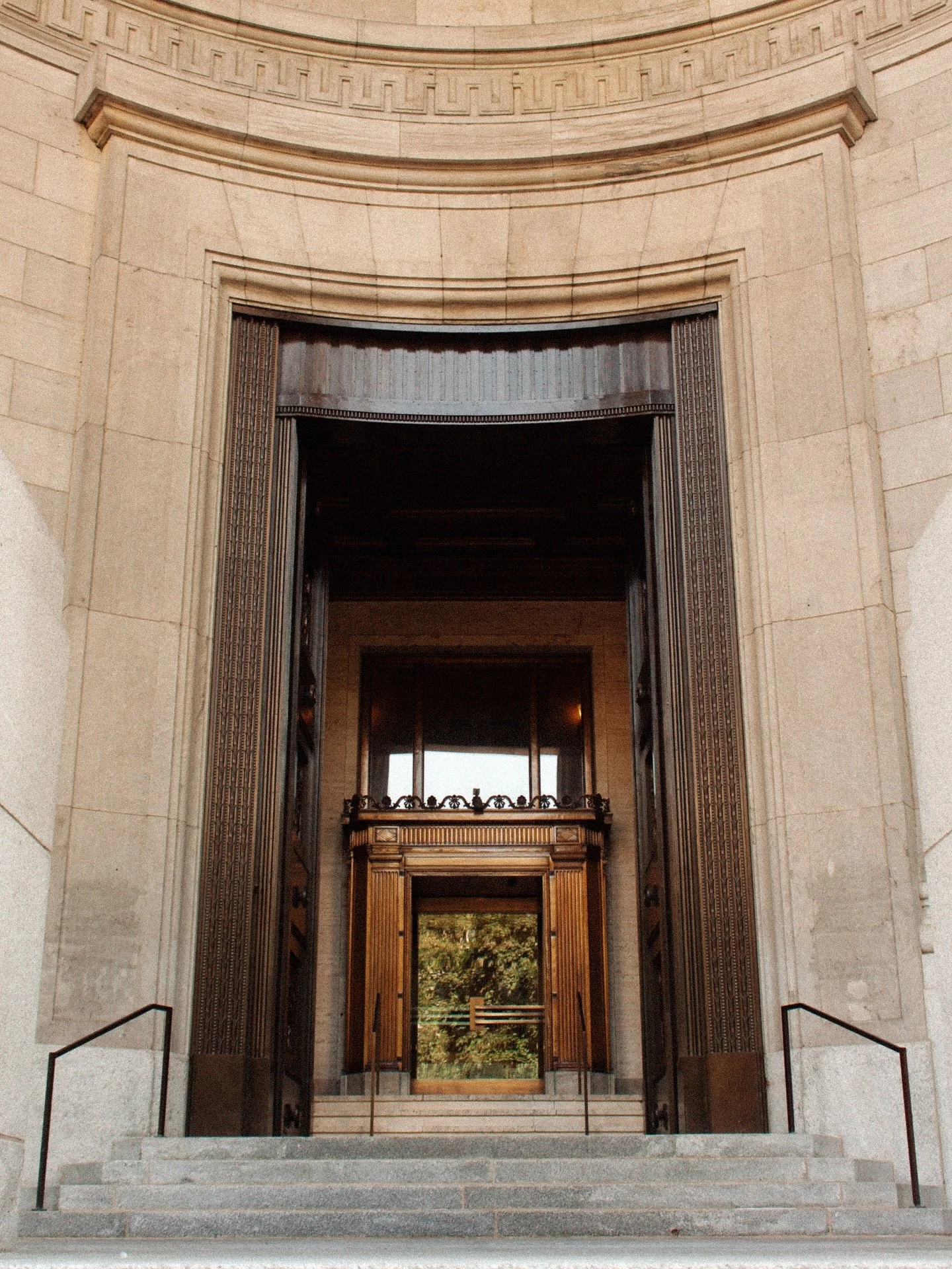 Our city

#montreal #montrealcity #travelvlog #travelcouple #travelphotography #travelugc