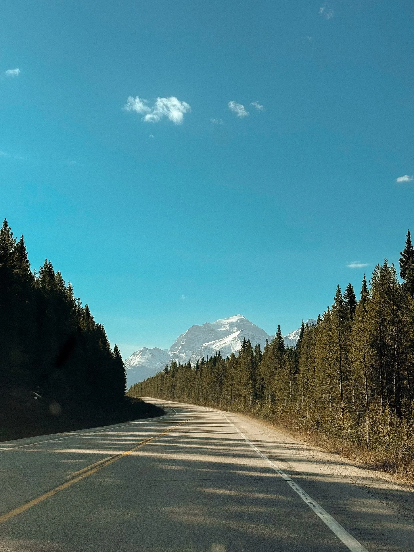 Trust me, the photos and videos don&rsquo;t capture how stunning it actually is 😅

#banffalberta #therockies #canadatrip