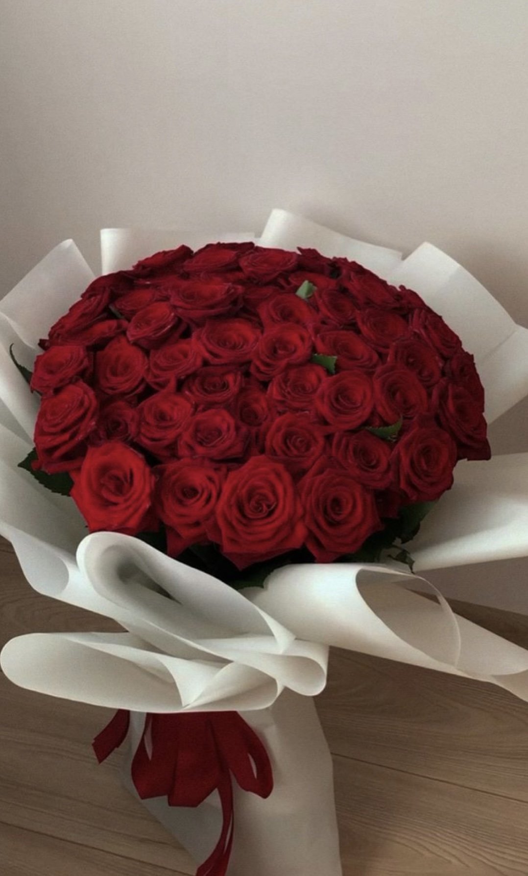 Grand Red Rose (75 Roses)