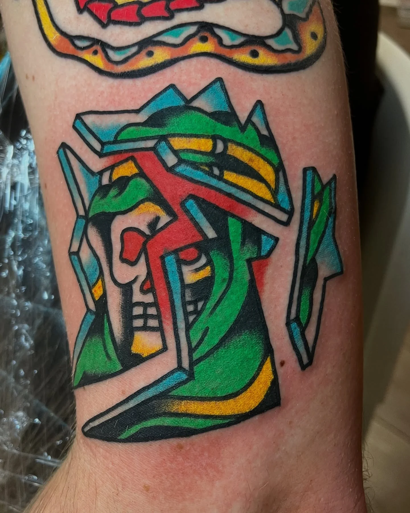 A few broken glass tats and a Dutch windmill all done @sweetandsourtattoo thanks for getting tattooed 😮&zwj;💨🙏