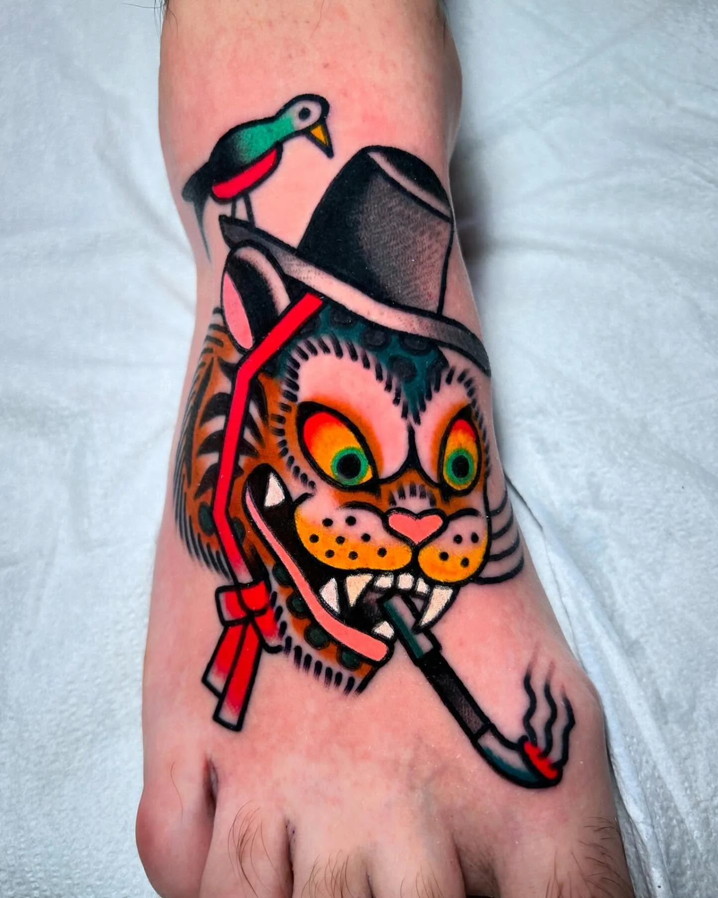 Holang-i tattooed on the foot today for my friend Nick, thank you for sitting tough!!! @sweetandsourtattoo @amigosmfg @kingpintattoosupply #kingpintattoosupply