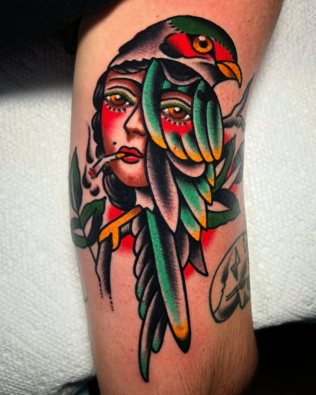 This was a fun one to do for Will yesterday, thanks Will! He brought in a reference that he liked, and I drew my version of it. I love tattooing, thank you everybody who gets tattooed @sweetandsourtattoo ❤️❤️❤️ @amigosmfg @kingpintattoosupply #kingpi